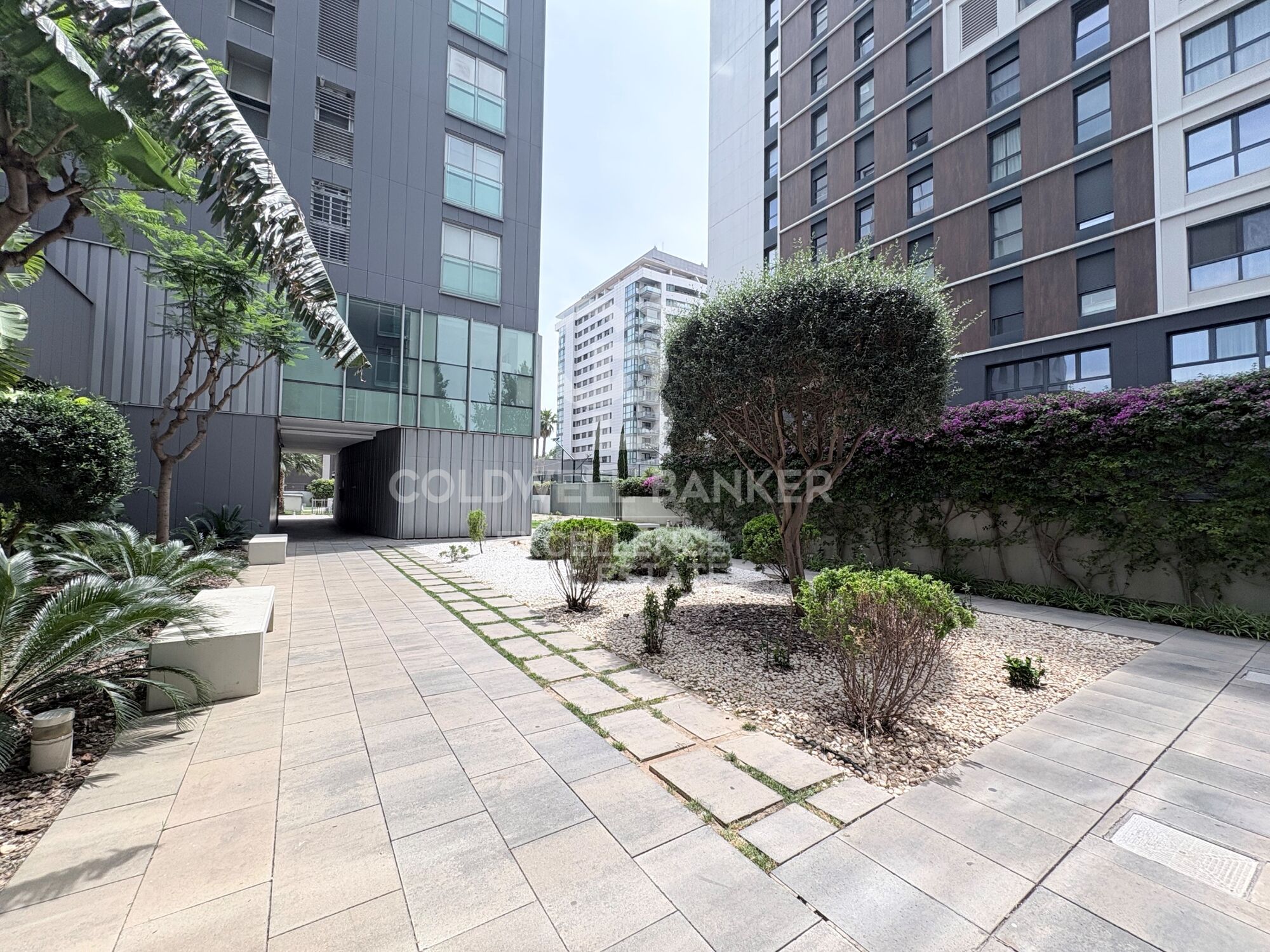 Appartement exclusif de 122 m² avec grande terrasse, garage et débarras dans une résidence privée à côté de la Ville des Arts et des Sciences