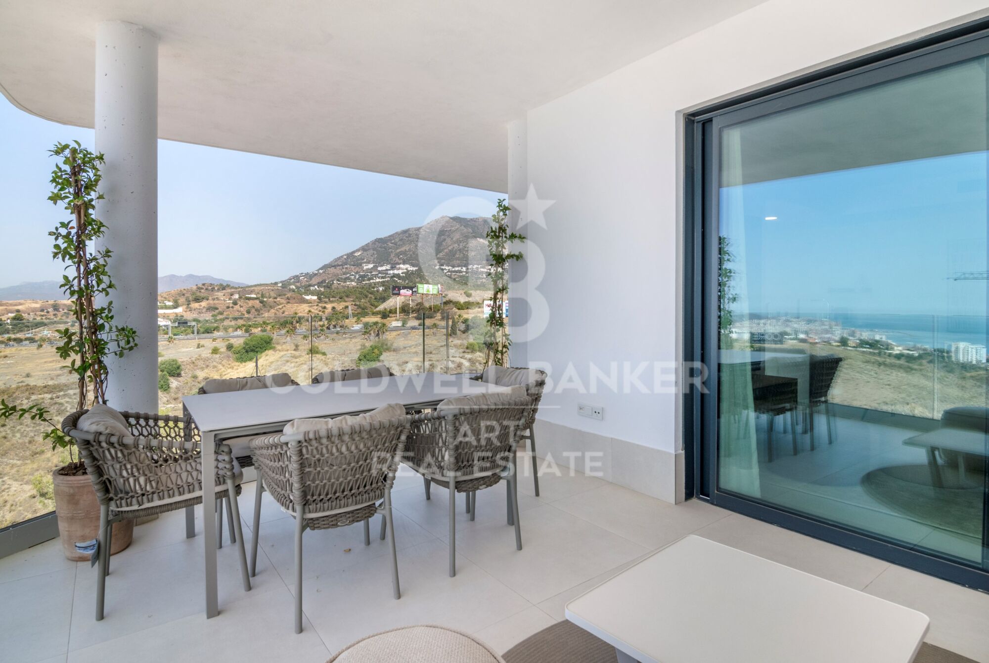 Incredible new-build apartments in the El Higuerón area.