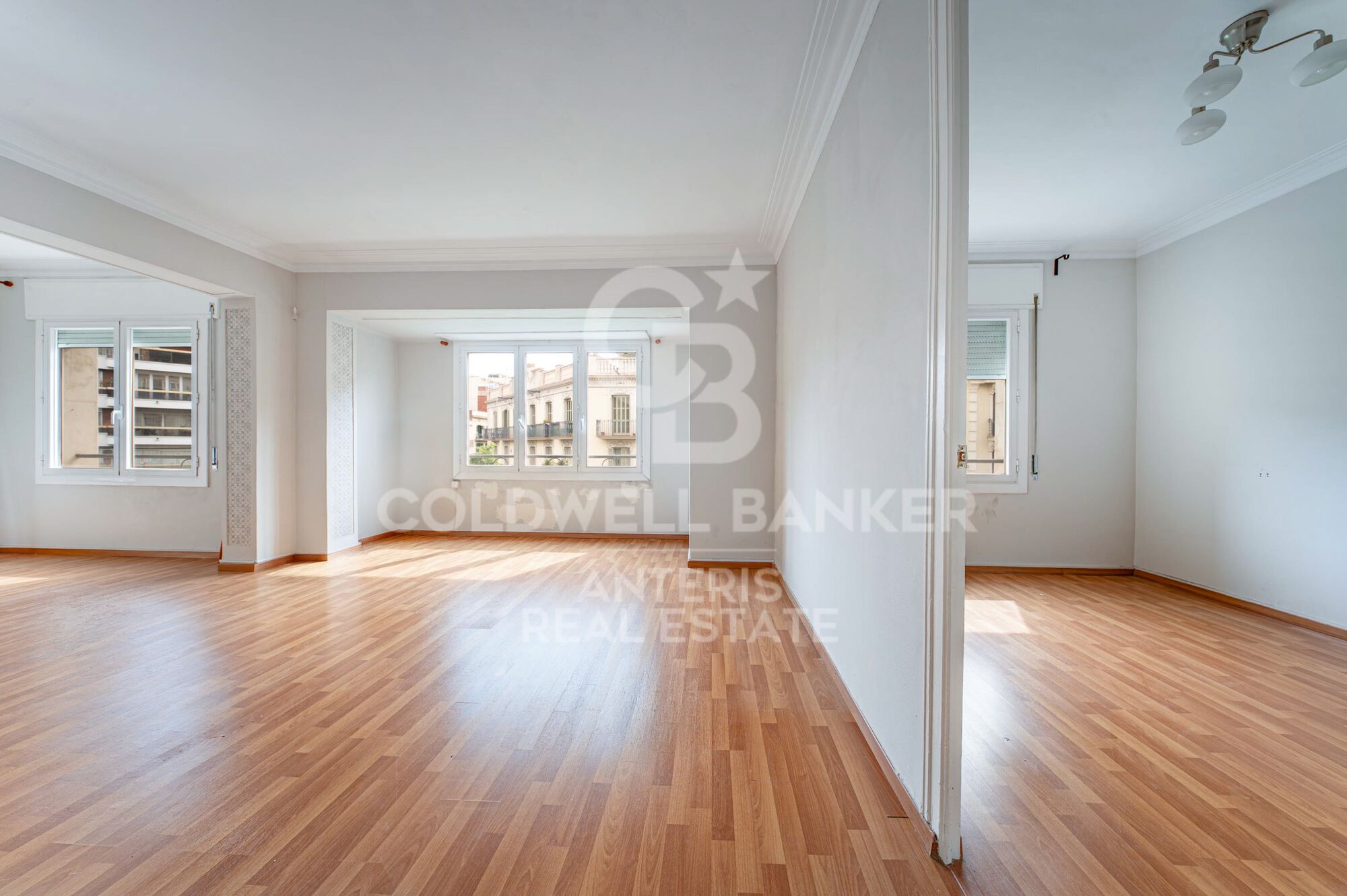 Amplio piso exterior con encanto en 'LAntiga Esquerra de l'Eixample