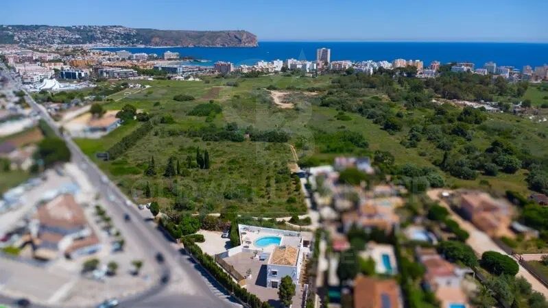Villa six chambres, quatre salles de bains, style Ibiza