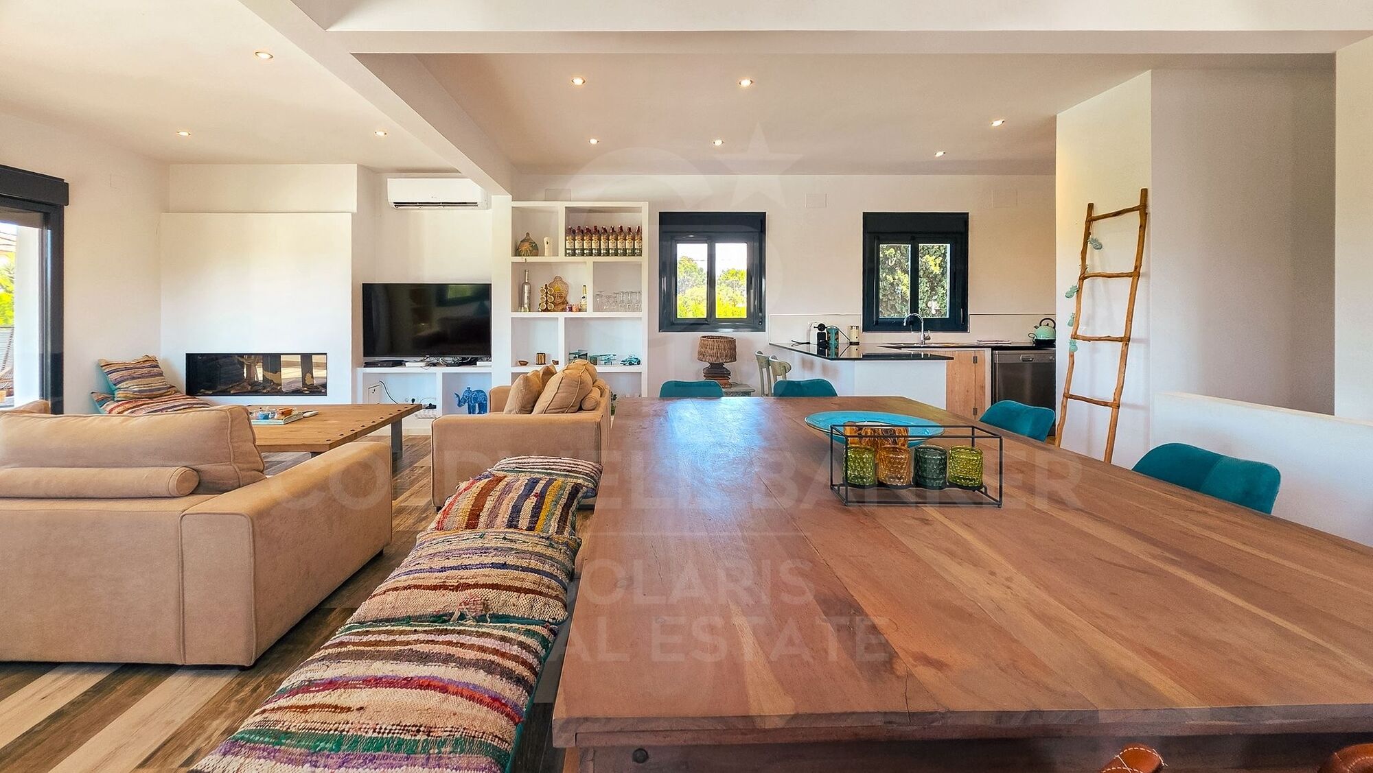 Villa mediterránea moderna con piscina privada en Jávea.