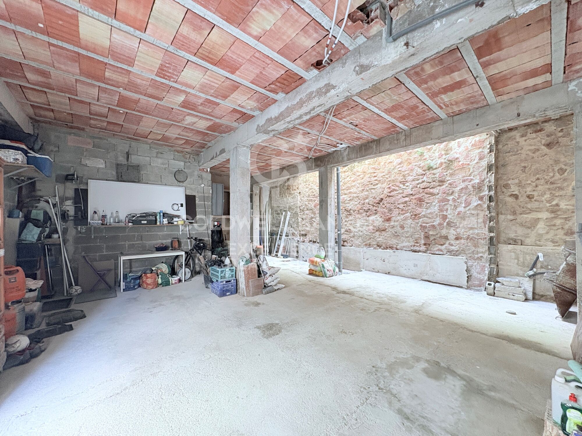 House with two independent houses and garage in Serra