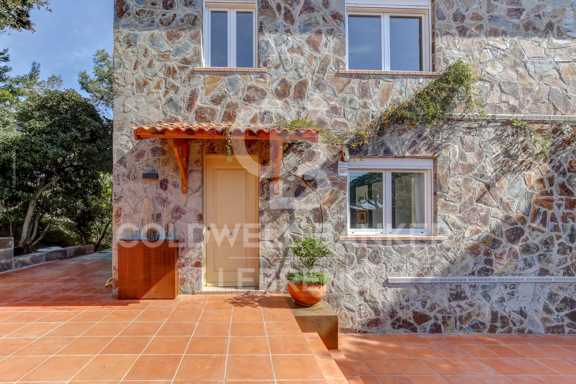 House for rent in Vallvidrera with views of Barcelona and the sea