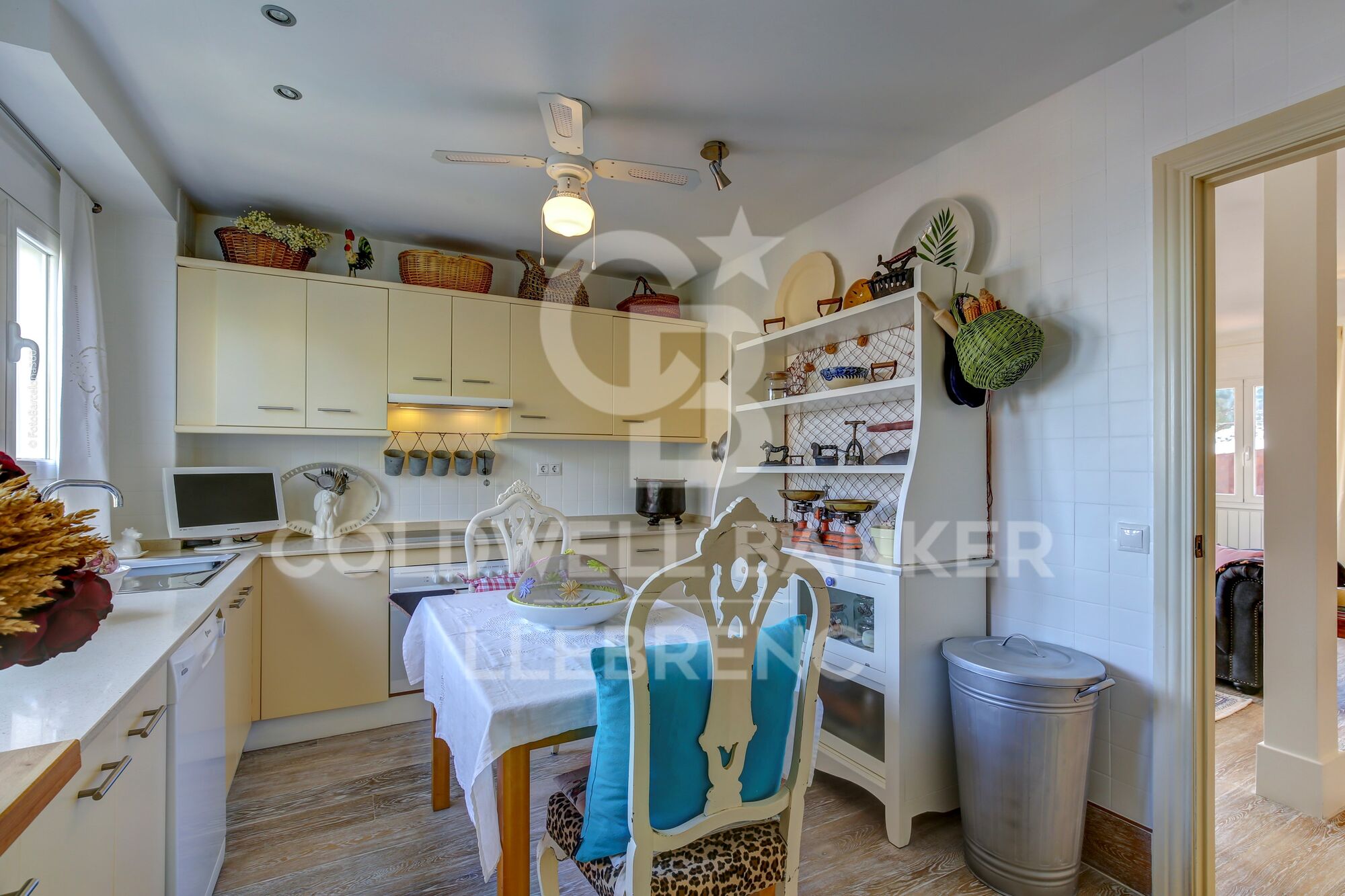 Casa en alquiler en Vallvidrera con vistas a Barcelona y al mar