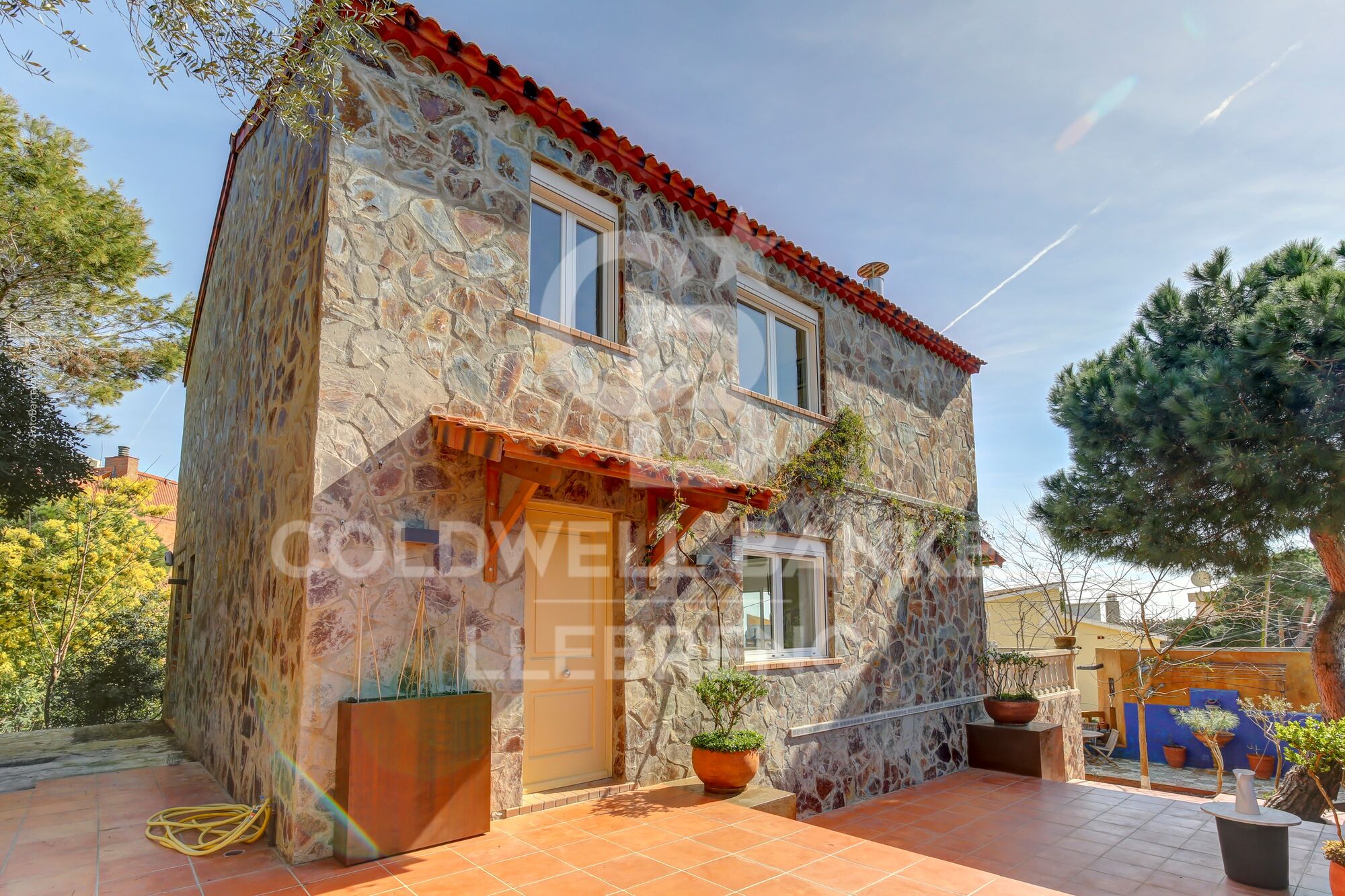 Casa en alquiler en Vallvidrera con vistas a Barcelona y al mar