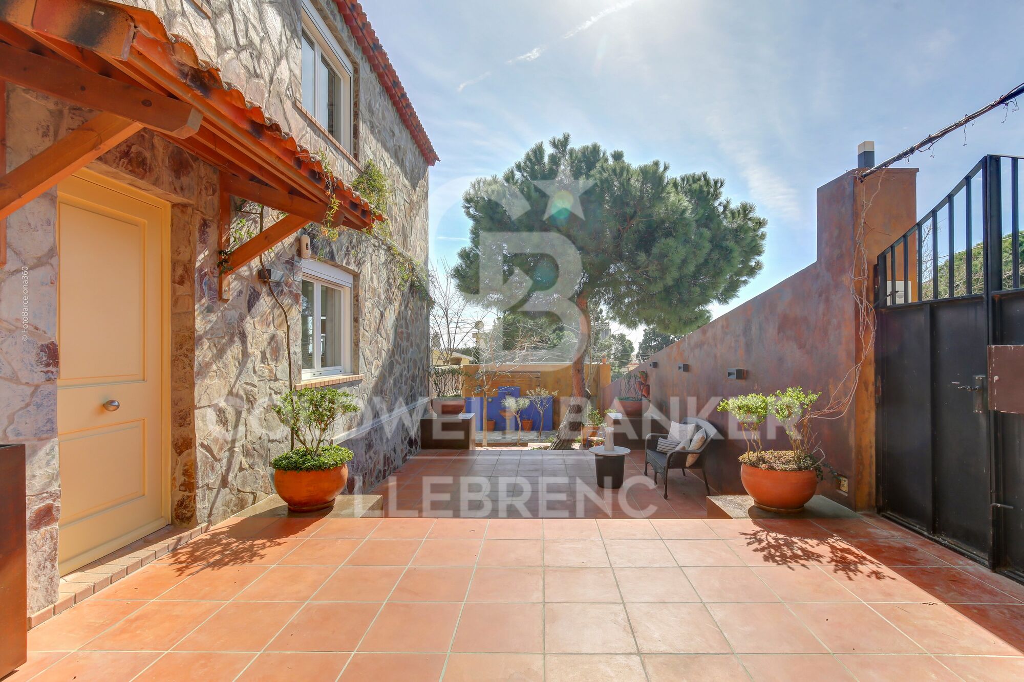 House for rent in Vallvidrera with views of Barcelona and the sea