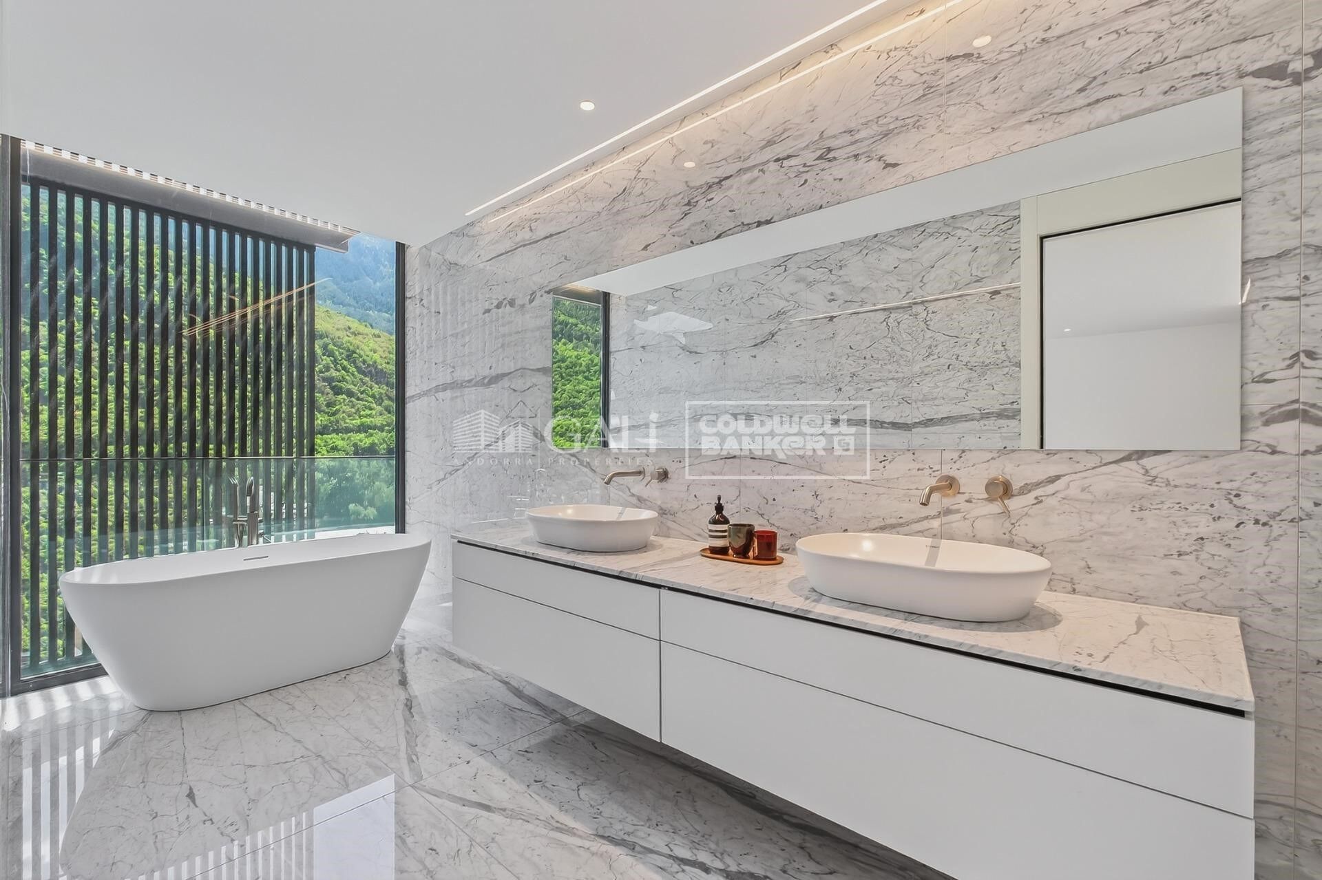 Ático 5 habitaciones Alquiler Andorra la Vella