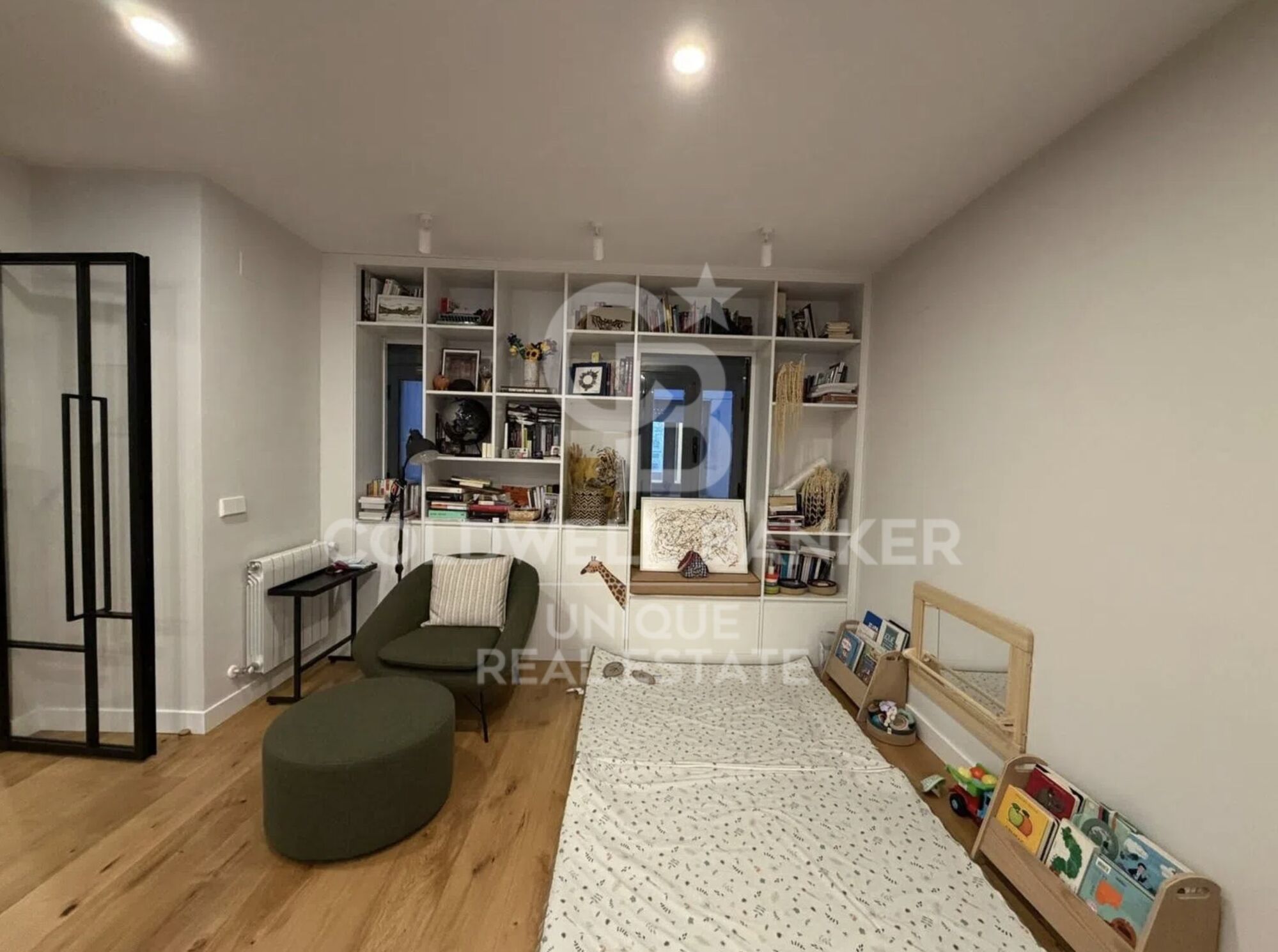 Renovated duplex with terrace, parking and storage room in Trafalgar, Madrid