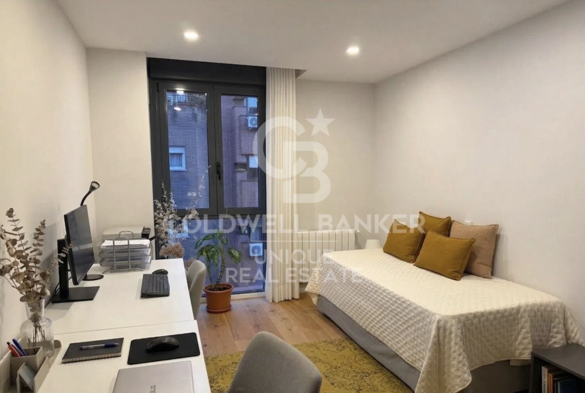 Renovated duplex with terrace, parking and storage room in Trafalgar, Madrid