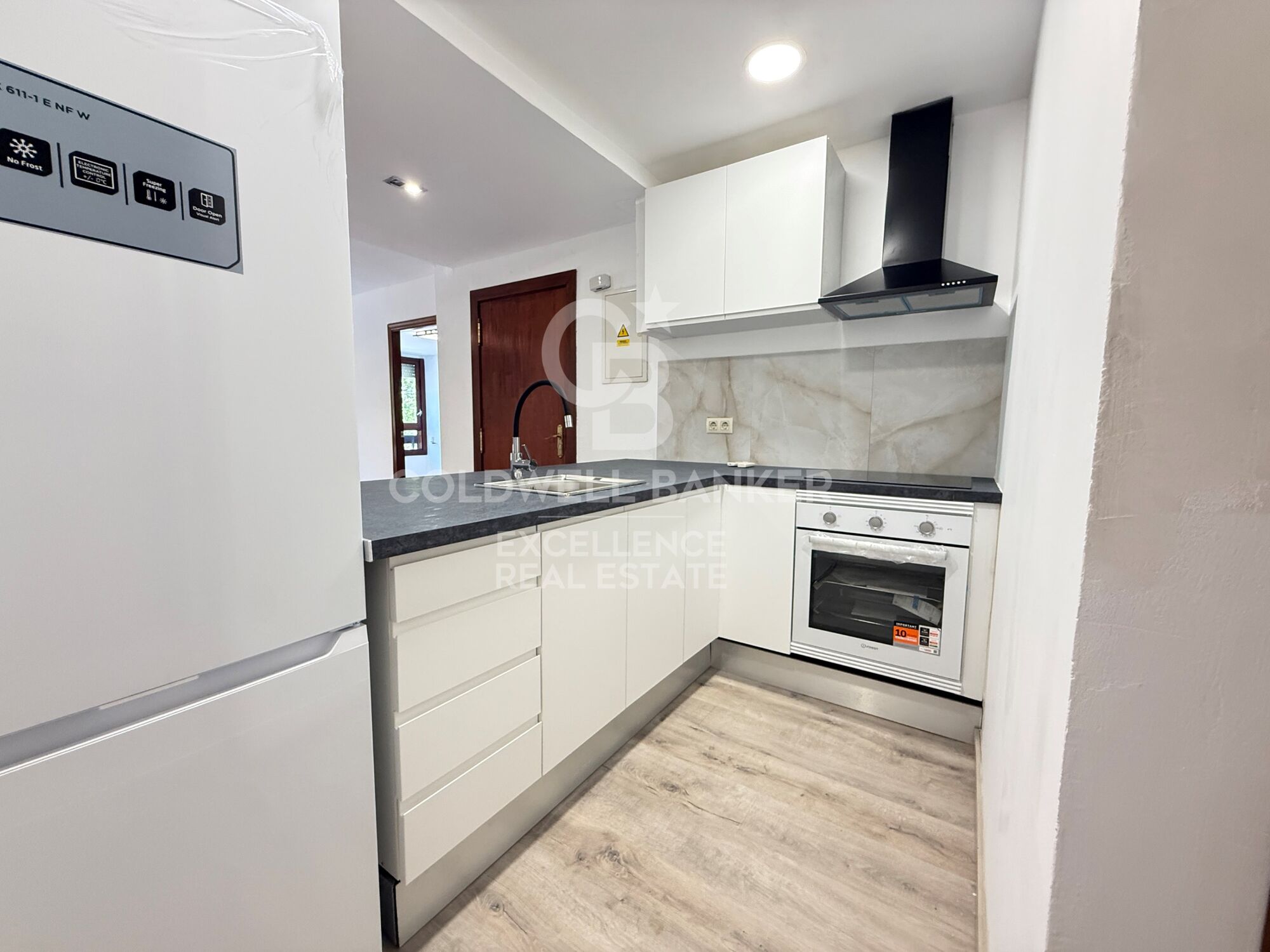 Appartement de 200m2 à côté des facultés et du métro.