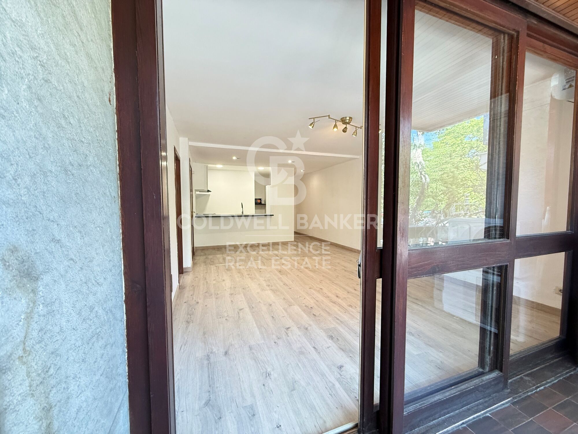 Appartement de 200m2 à côté des facultés et du métro.