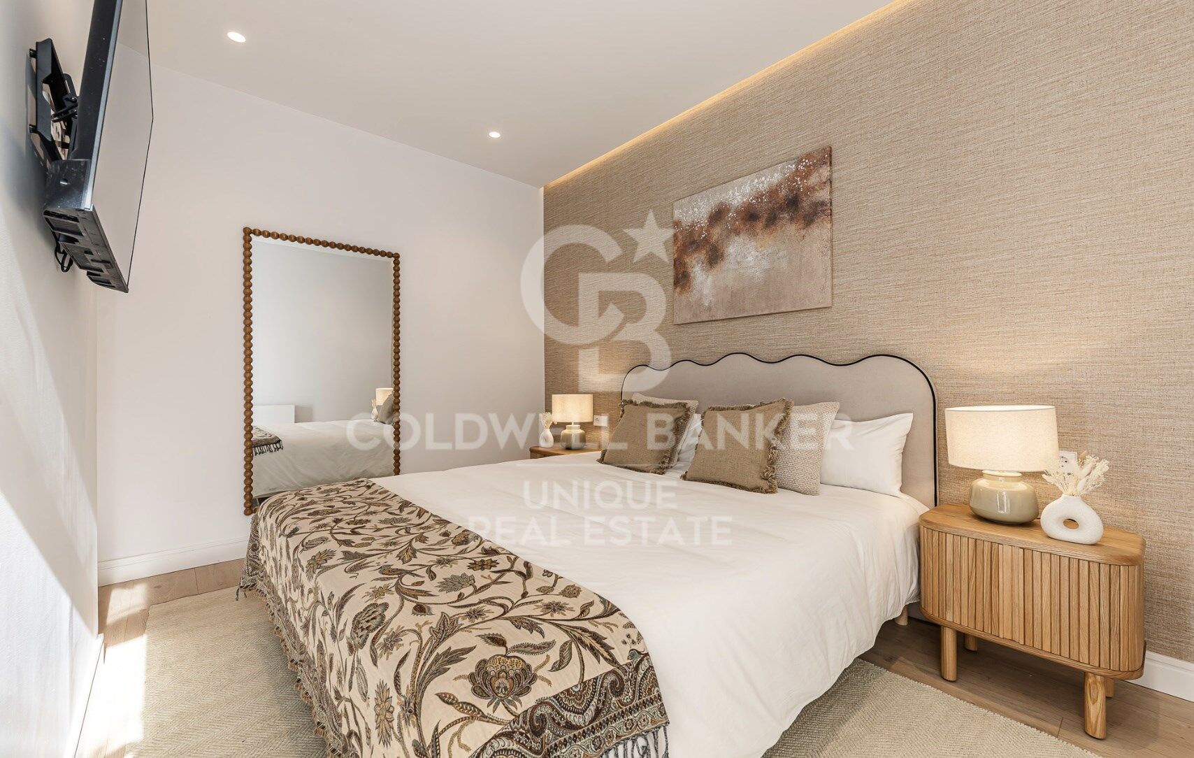 Renovierte Außenwohnung mit vier Schlafzimmern im Cuatro Caminos, Madrid
