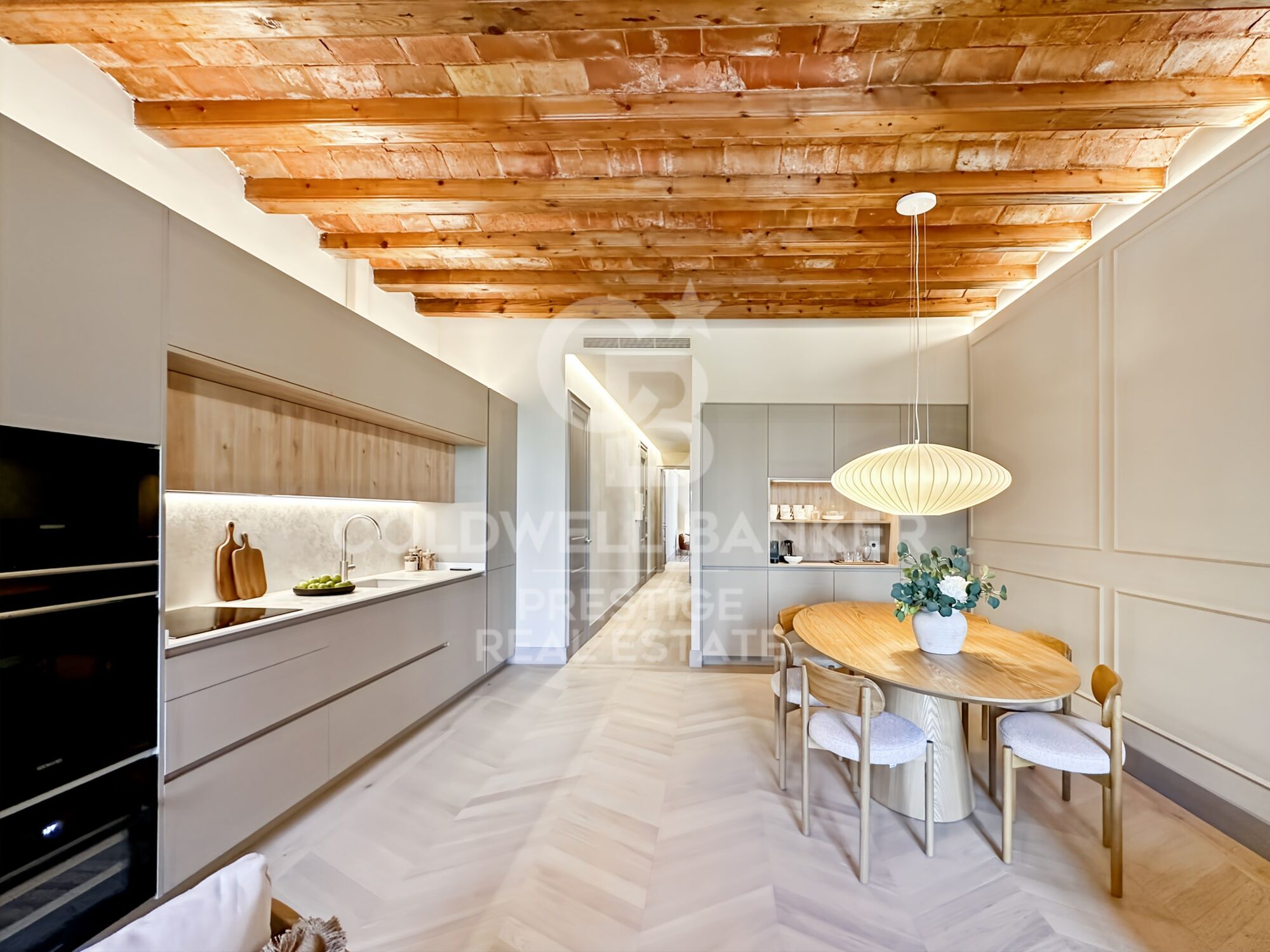 Exclusive renovated home in the heart of Eixample, next to Rambla de Catalunya