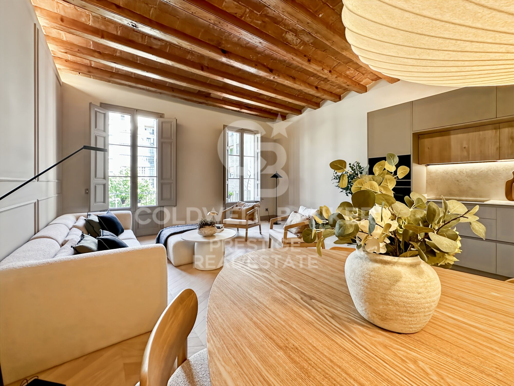 Exclusive renovated home in the heart of Eixample, next to Rambla de Catalunya