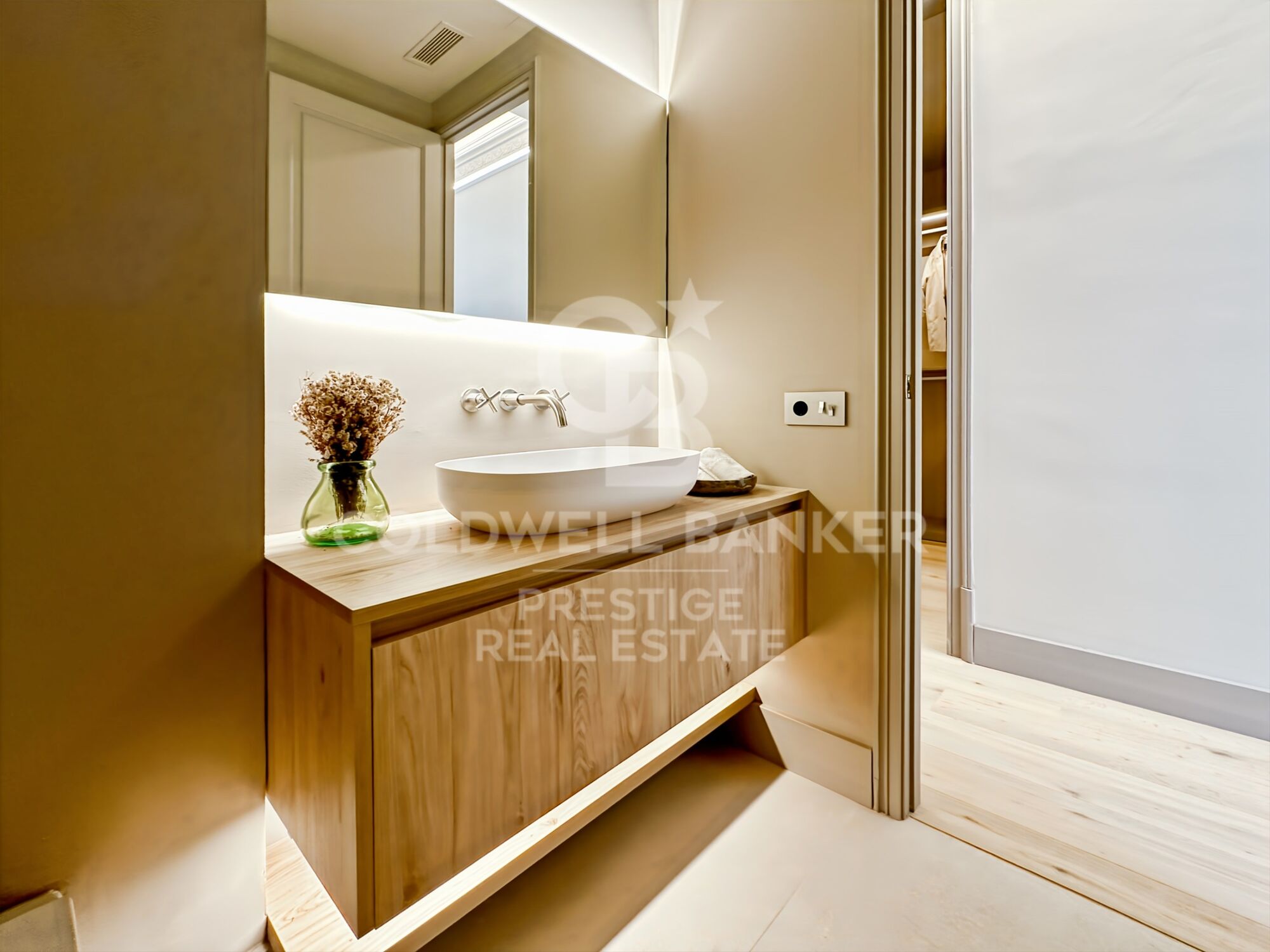 Exclusive renovated home in the heart of Eixample, next to Rambla de Catalunya