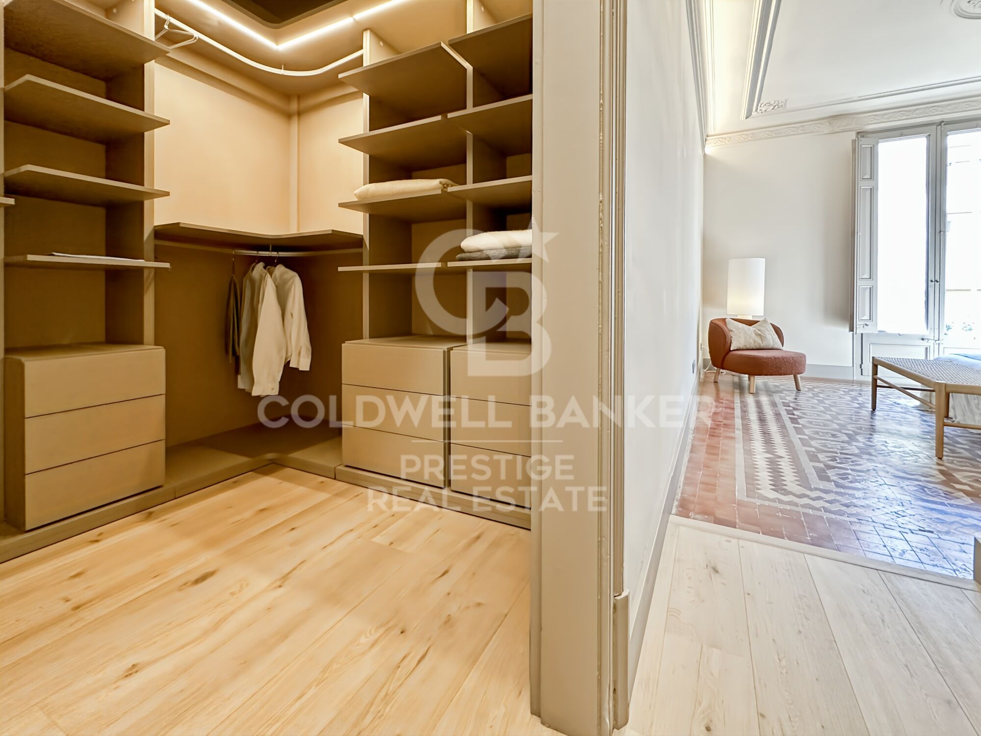 Exclusive renovated home in the heart of Eixample, next to Rambla de Catalunya