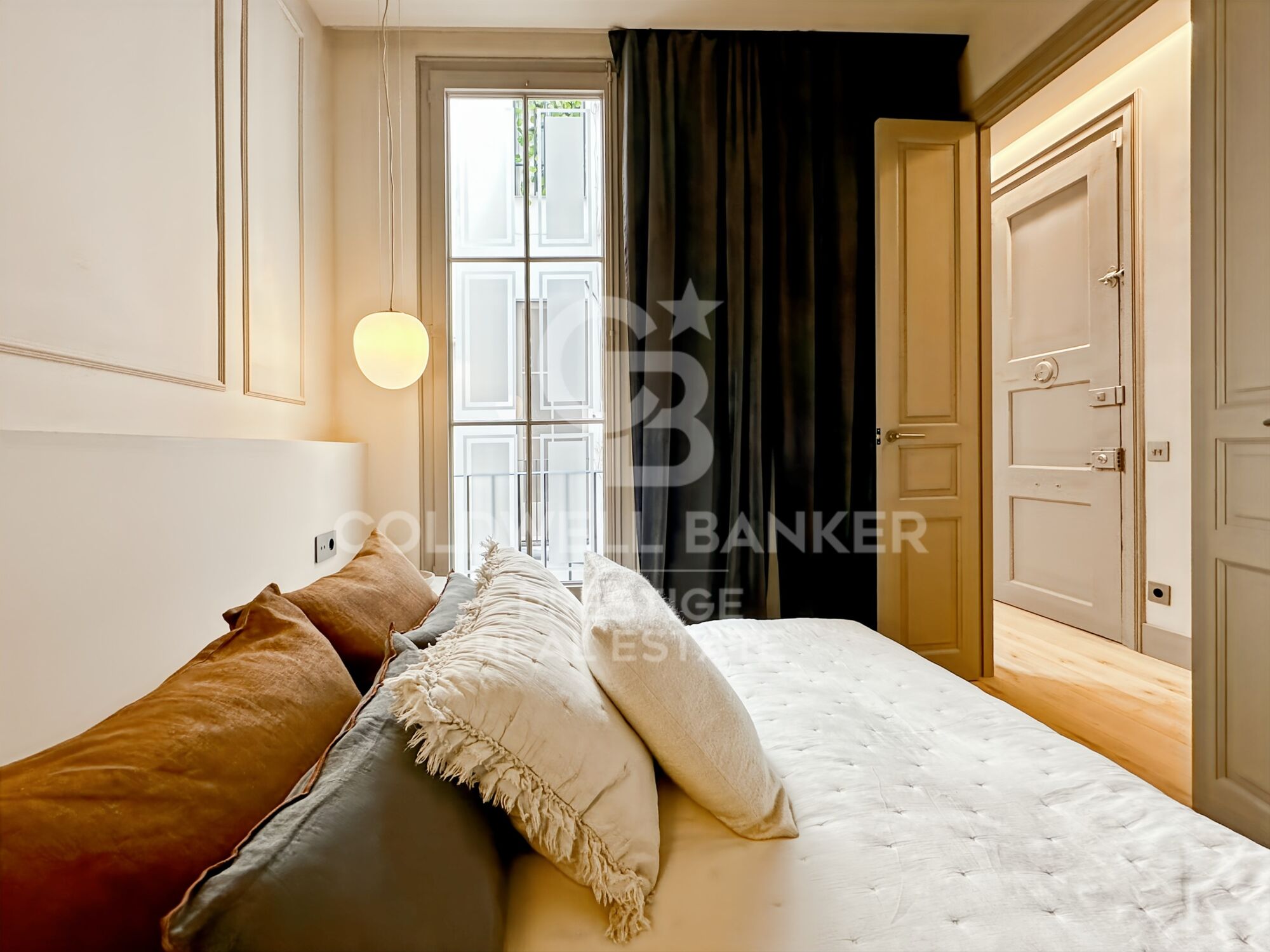 Exclusive renovated home in the heart of Eixample, next to Rambla de Catalunya