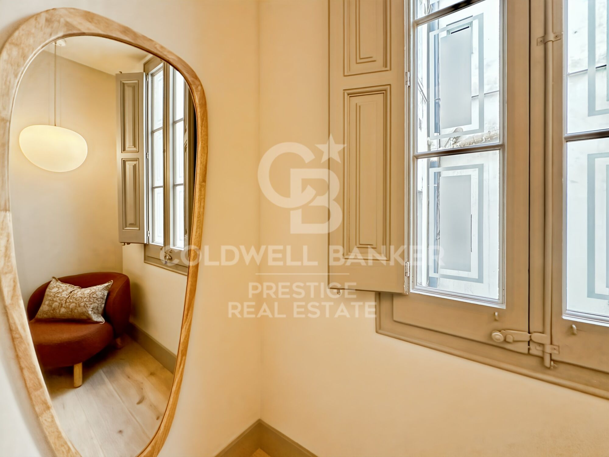 Exclusive renovated home in the heart of Eixample, next to Rambla de Catalunya