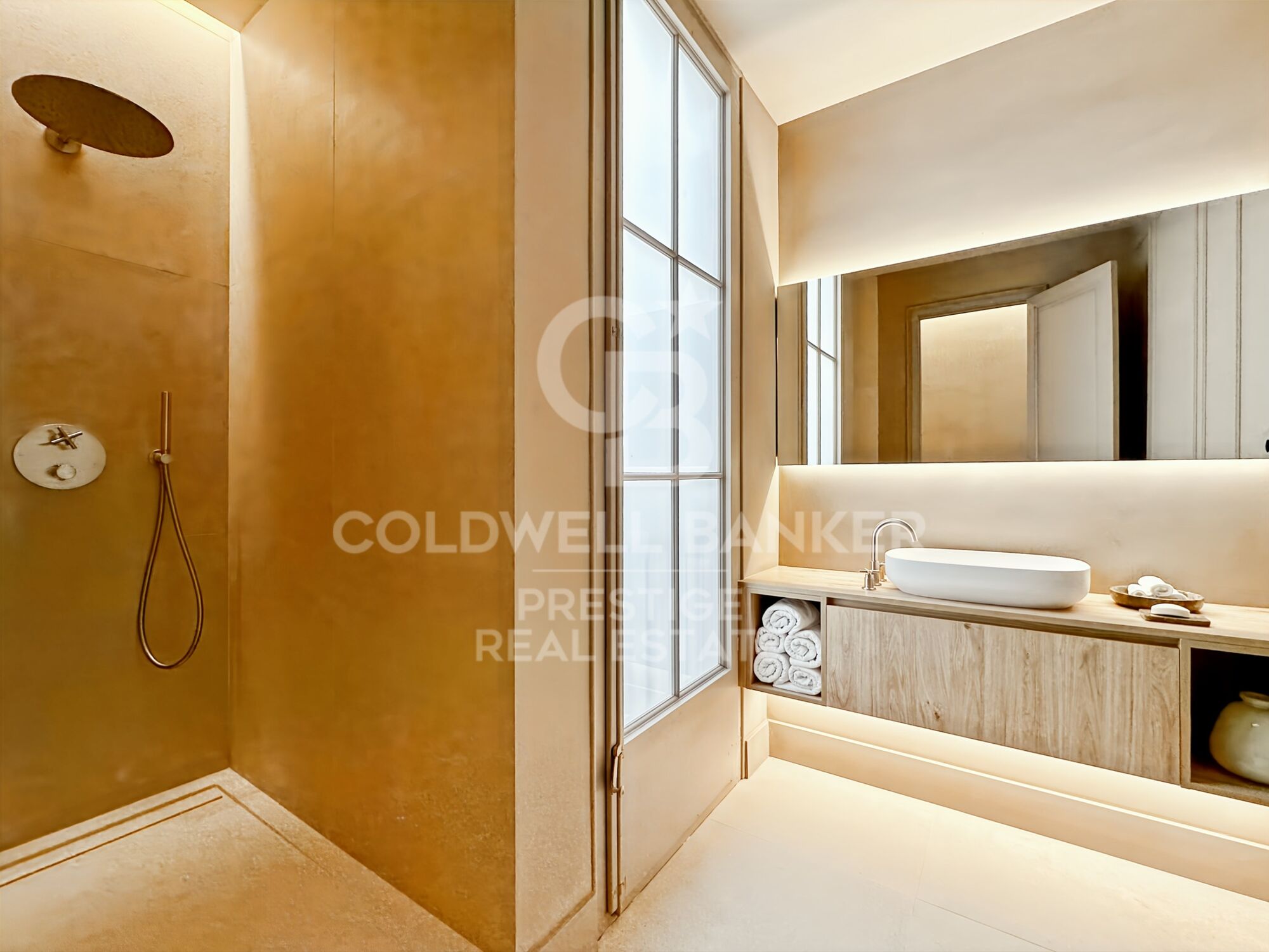 Appartement exclusif rénové au cur de l'Eixample, à côté de la Rambla de Catalunya