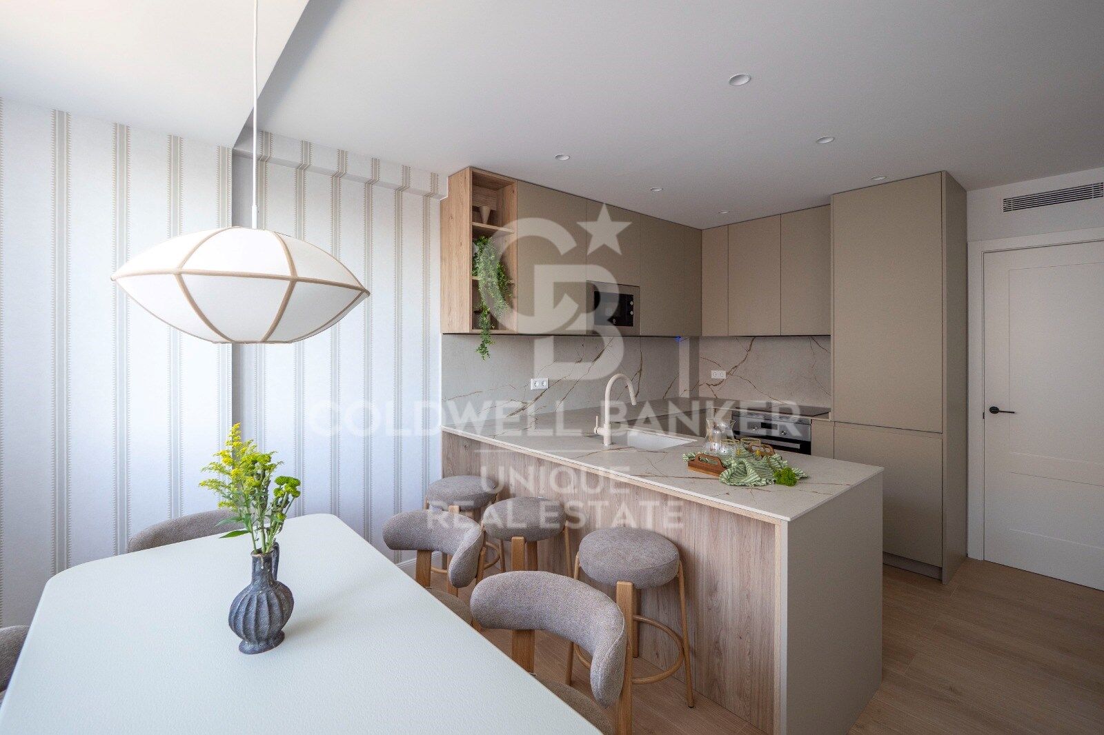 Renovated 4-Bedroom Apartment in Chamartín