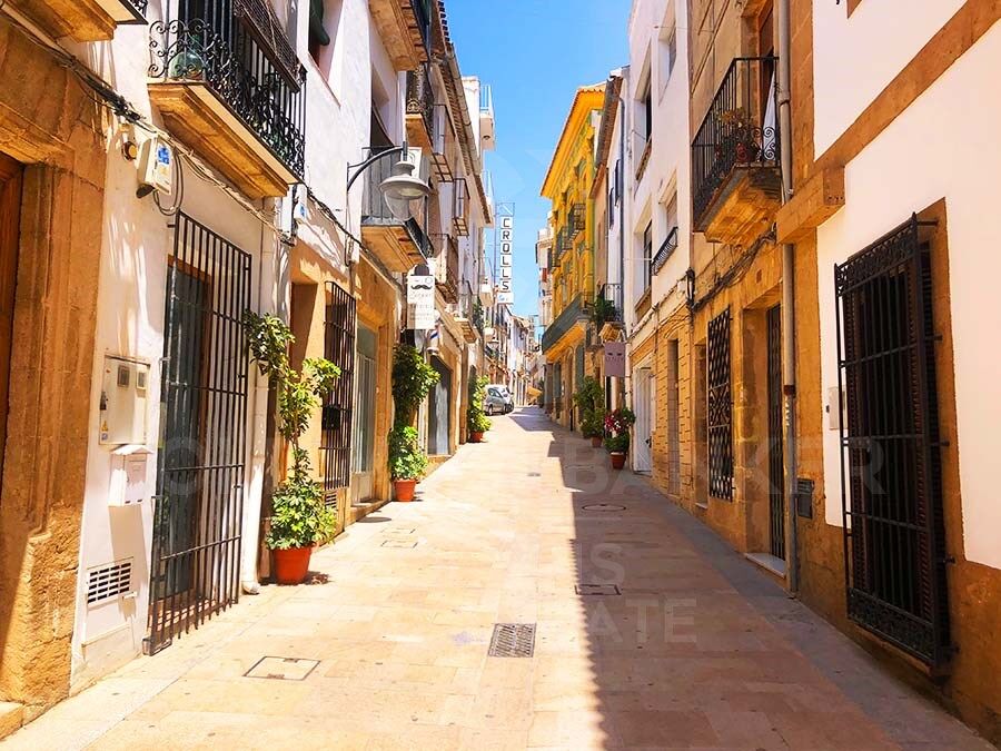 Casa Renoir | Elegancia Contemporánea en la Exclusiva Urbanización de Jávea