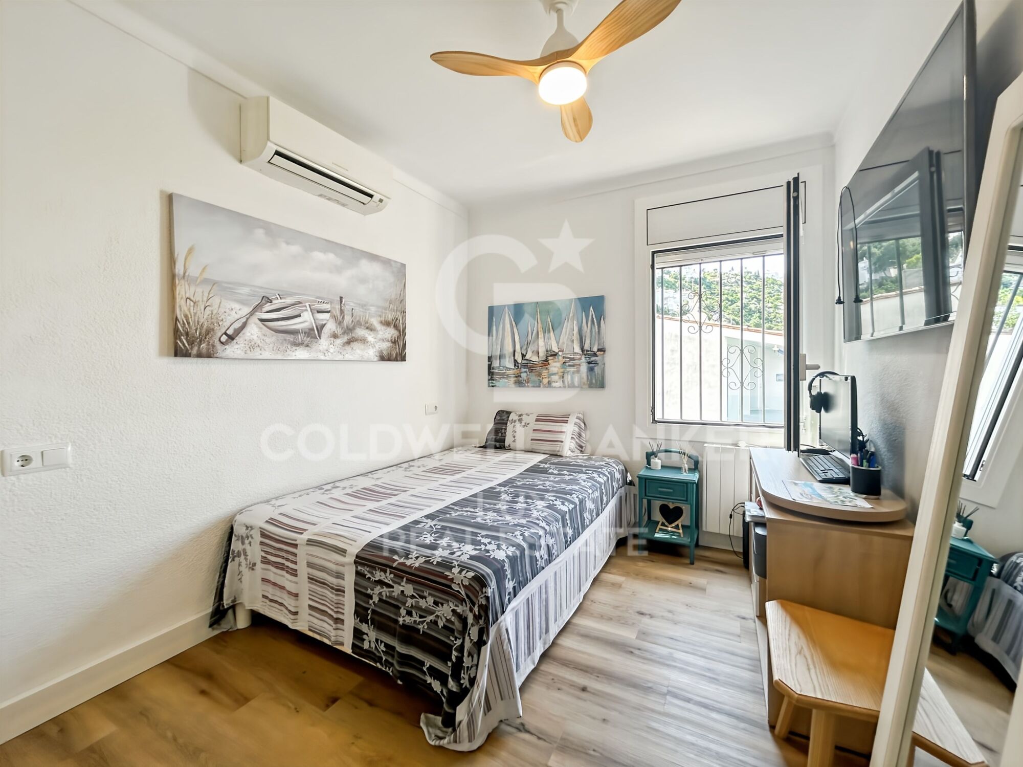 Appartement avec vue sur la mer, terrasse et garage privé