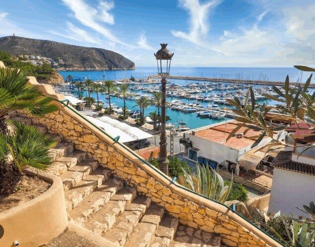 Villa Bagdad | Contemporary Design, Privacy and Mediterranean Exclusivity
