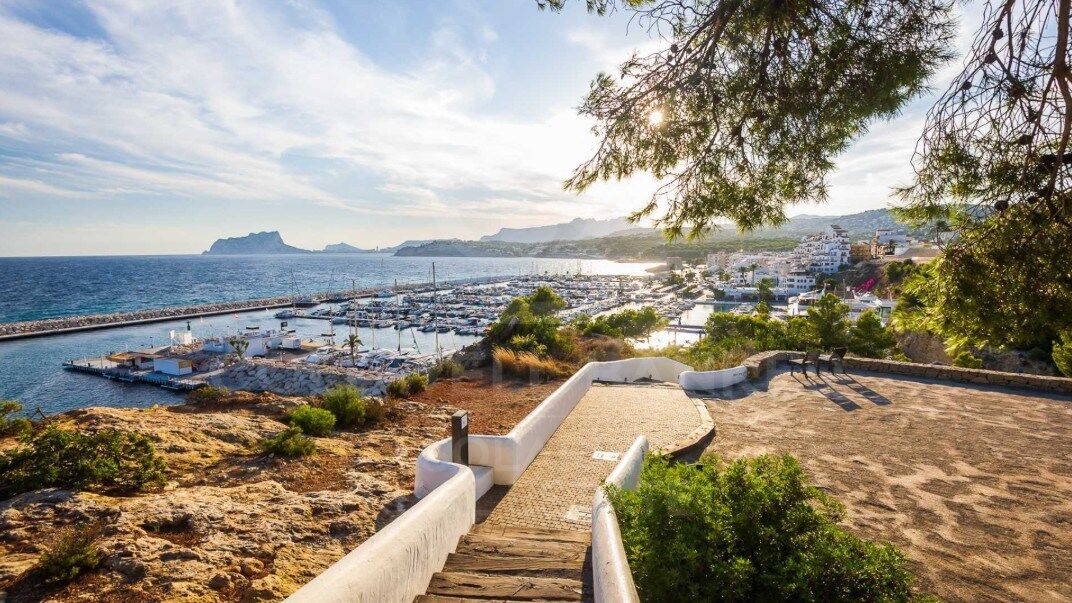 Villa Bagdad | Diseño Contemporáneo, Privacidad y Exclusividad Mediterránea