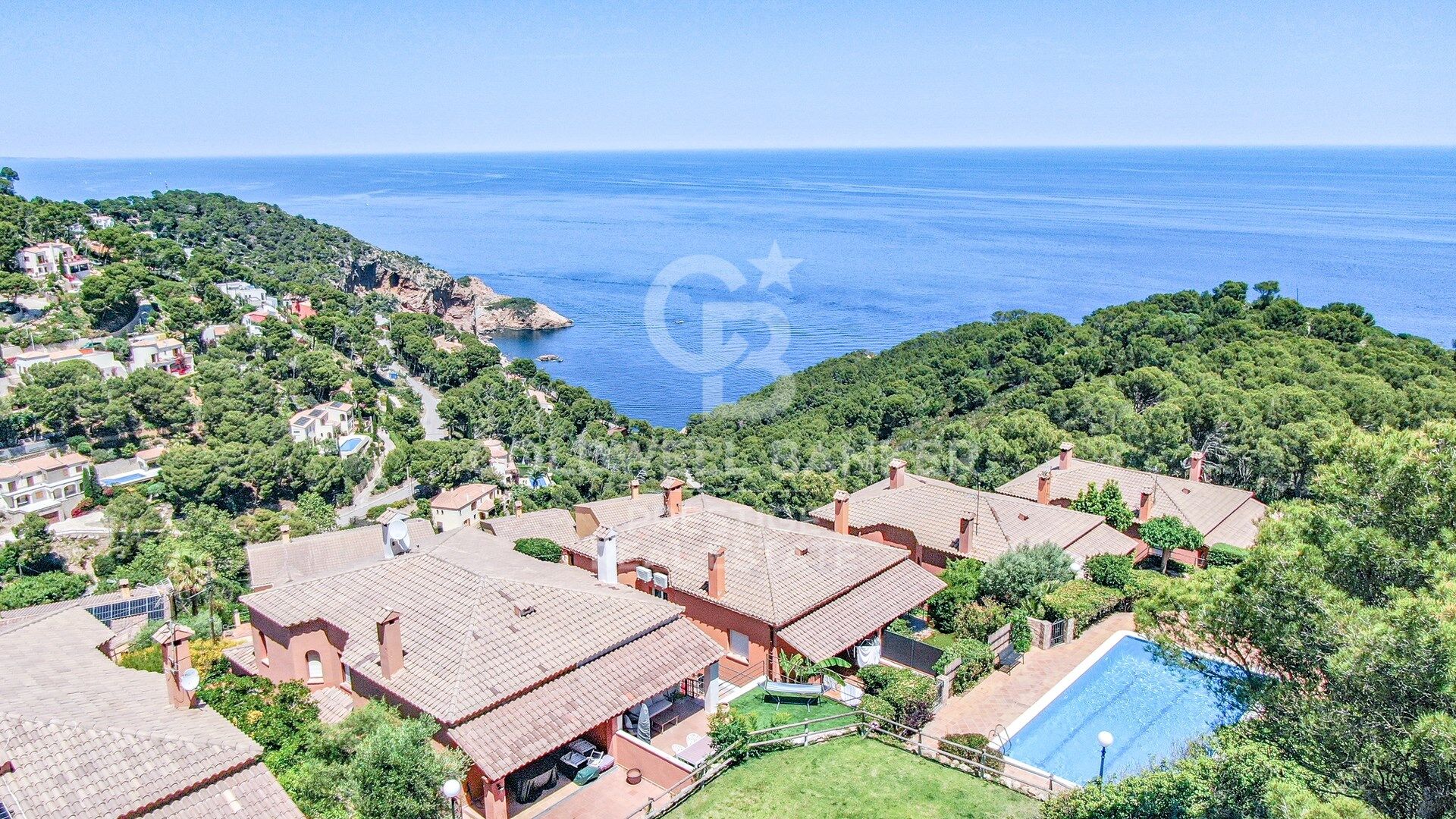 Mediterranes Reihenhaus mit Panoramablick auf das Meer und Gemeinschaftspool, Begur