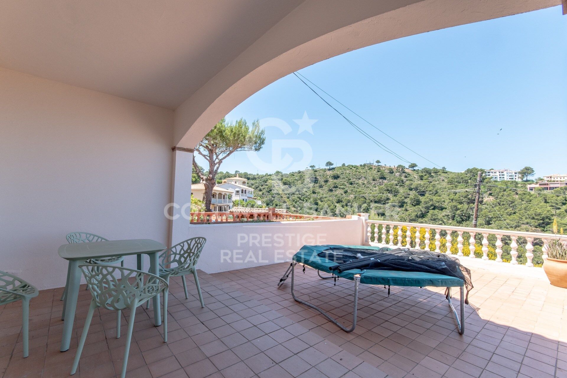 Mediterranes Reihenhaus mit Panoramablick auf das Meer und Gemeinschaftspool, Begur