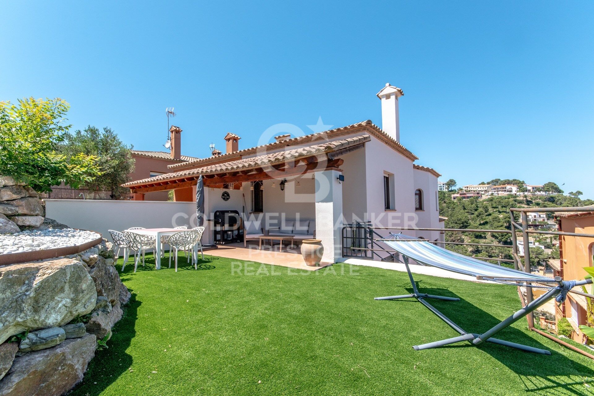 Mediterranes Reihenhaus mit Panoramablick auf das Meer und Gemeinschaftspool, Begur