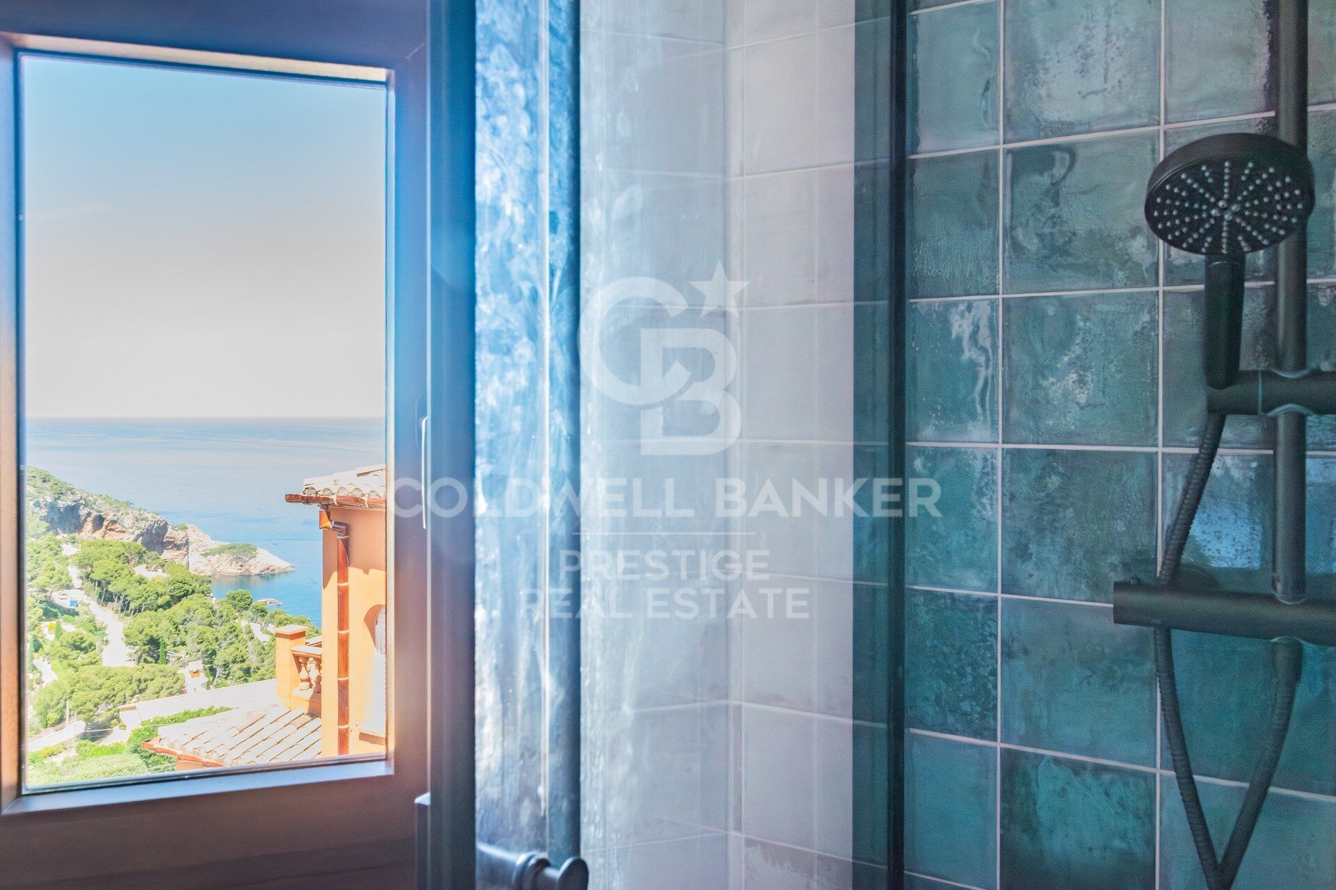 Mediterranes Reihenhaus mit Panoramablick auf das Meer und Gemeinschaftspool, Begur