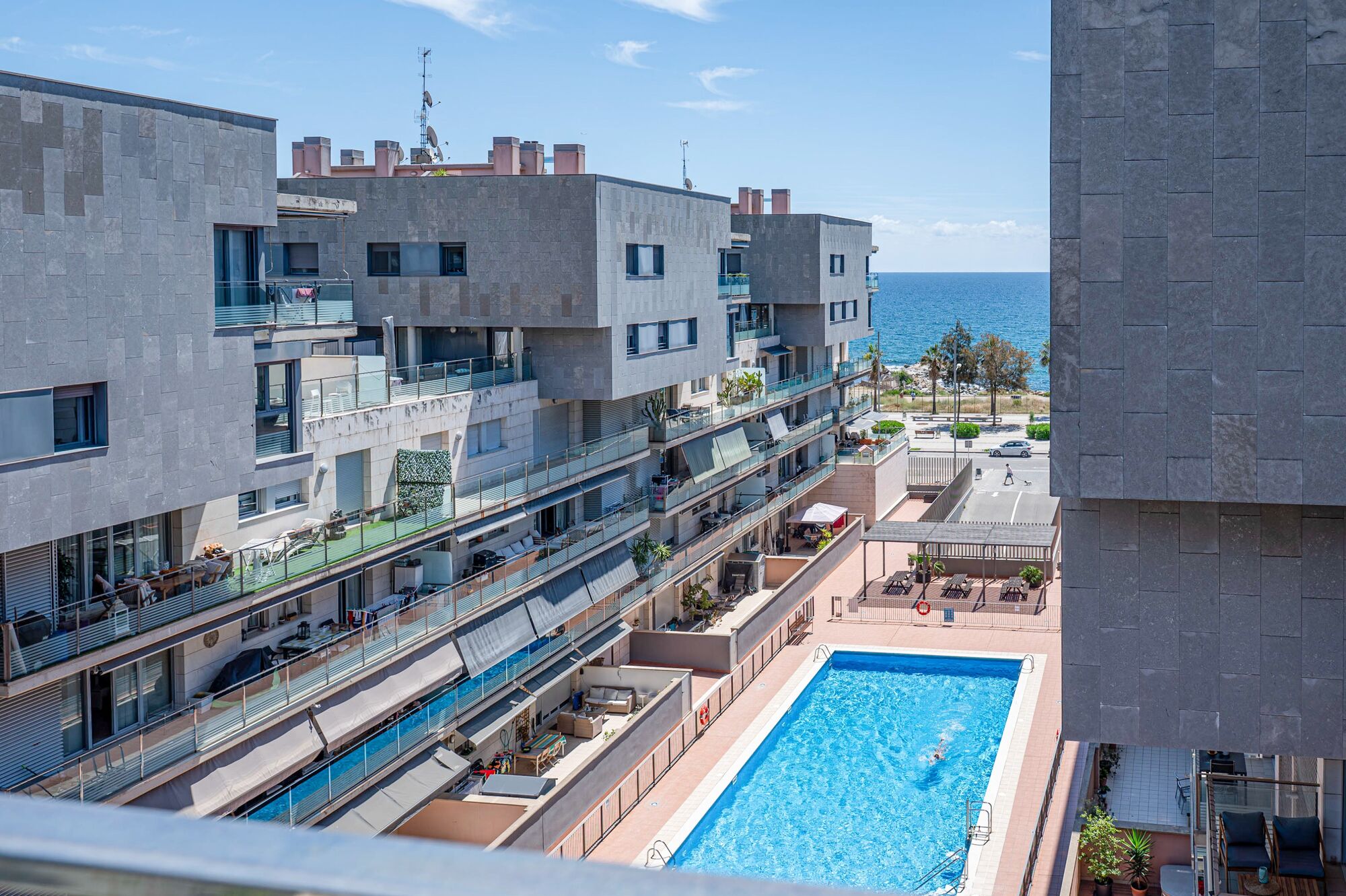Exclusivo ático con doble terraza junto al Port de Badalona