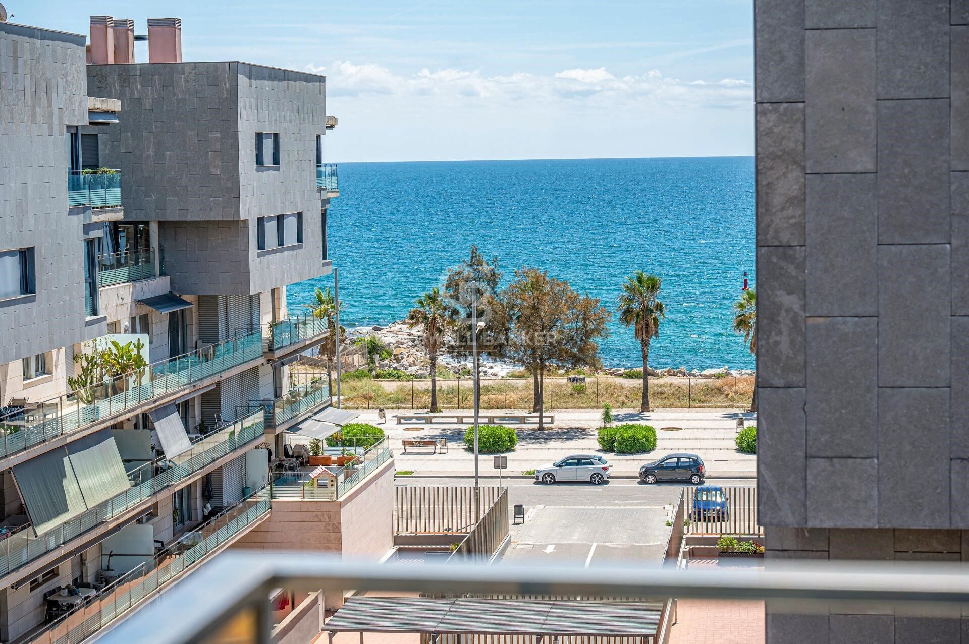 Exclusivo ático con doble terraza junto al Port de Badalona