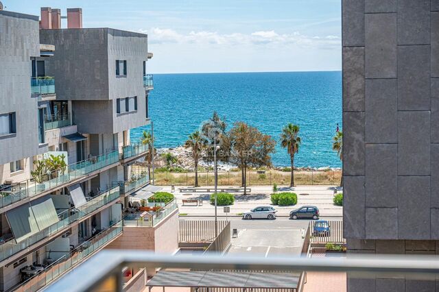 Exclusivo ático con doble terraza junto al Port de Badalona