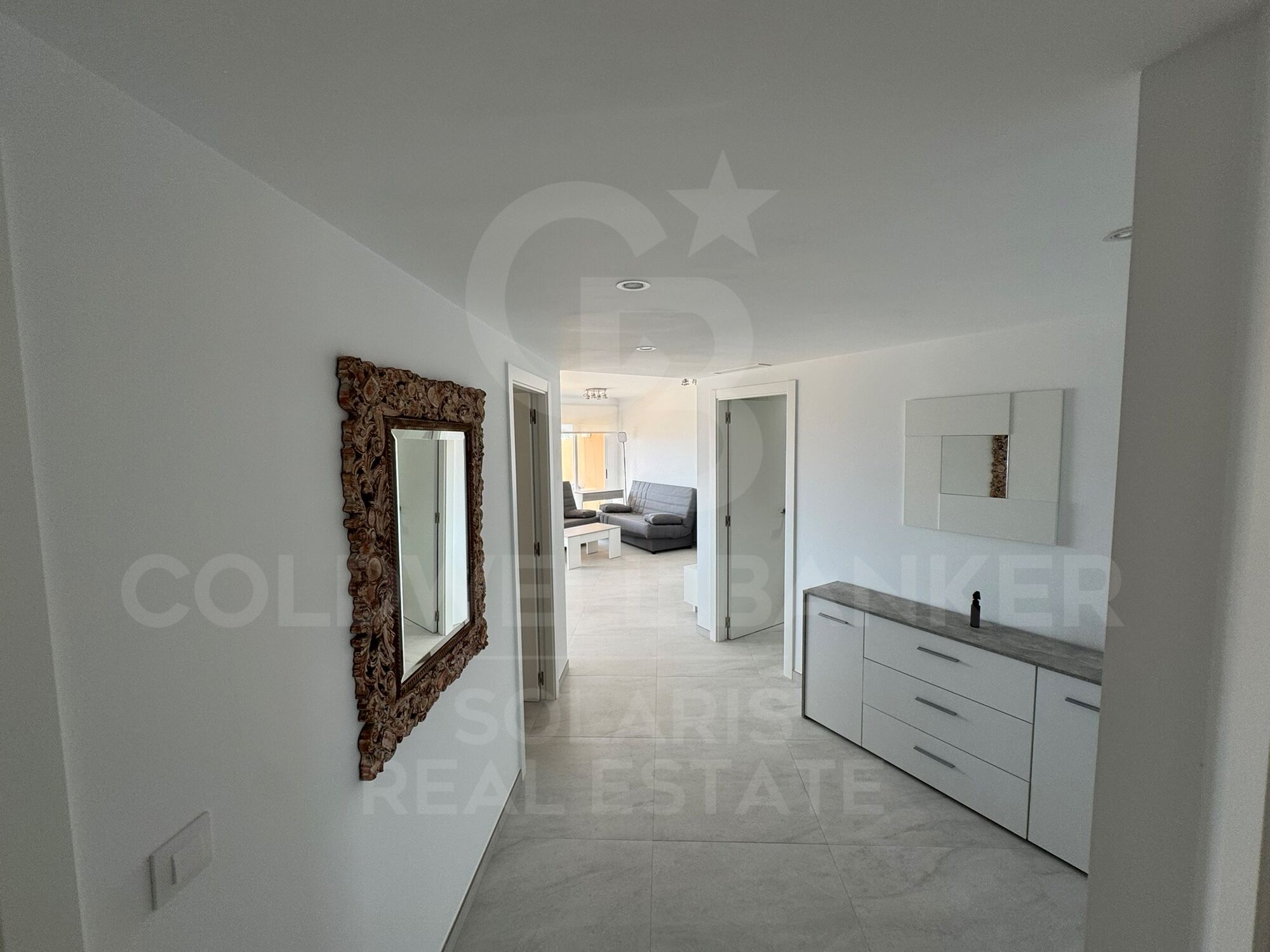 Exclusivo Apartamento en Alquiler Anual en Primera Línea del Arenal, Jávea