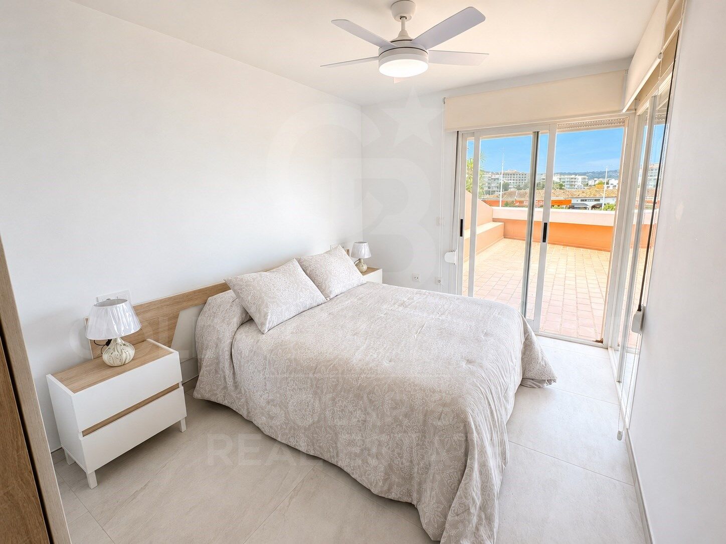 Exclusive Apartment for Annual Rent on the Arenal Frontline, Jávea