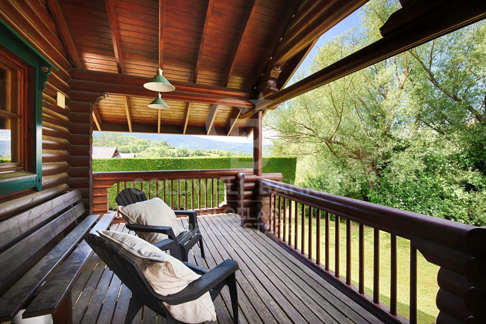 Exclusive house with sunny garden in Bajande