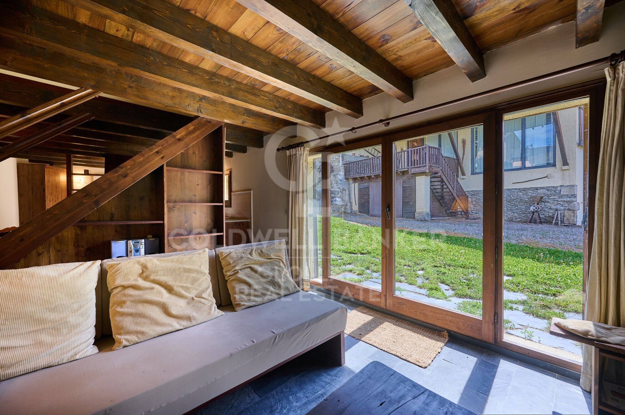 Charming renovated village house in Err