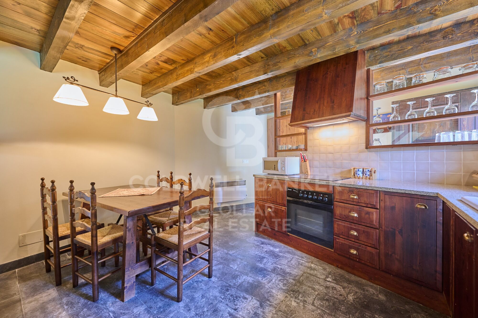 Encantadora casa de pueblo reformada en Err