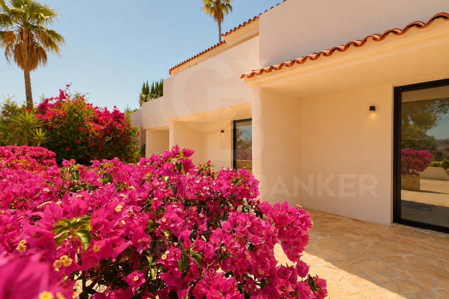 Exclusiva Villa con Vistas Panorámicas al Mar en una de las Mejores Ubicaciones de Jávea
