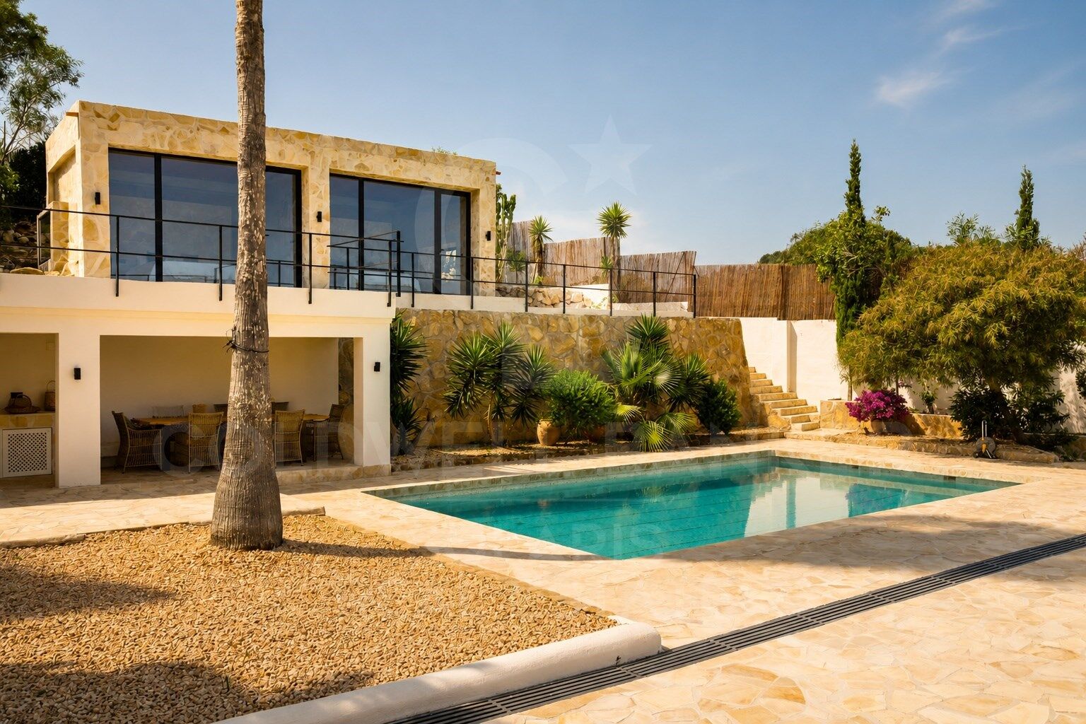 Exclusiva Villa con Vistas Panorámicas al Mar en una de las Mejores Ubicaciones de Jávea