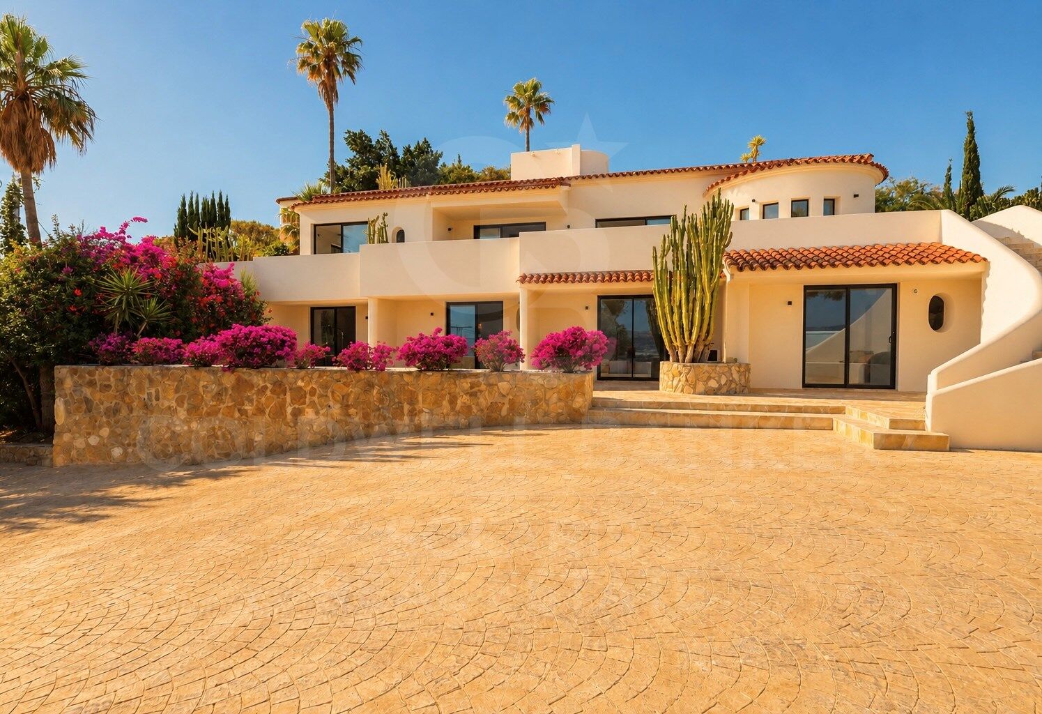 Exclusiva Villa con Vistas Panorámicas al Mar en una de las Mejores Ubicaciones de Jávea