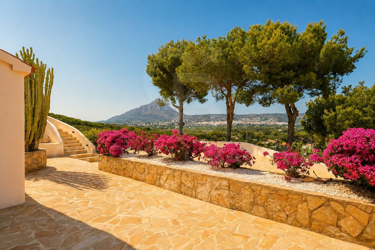Exclusiva Villa con Vistas Panorámicas al Mar en una de las Mejores Ubicaciones de Jávea