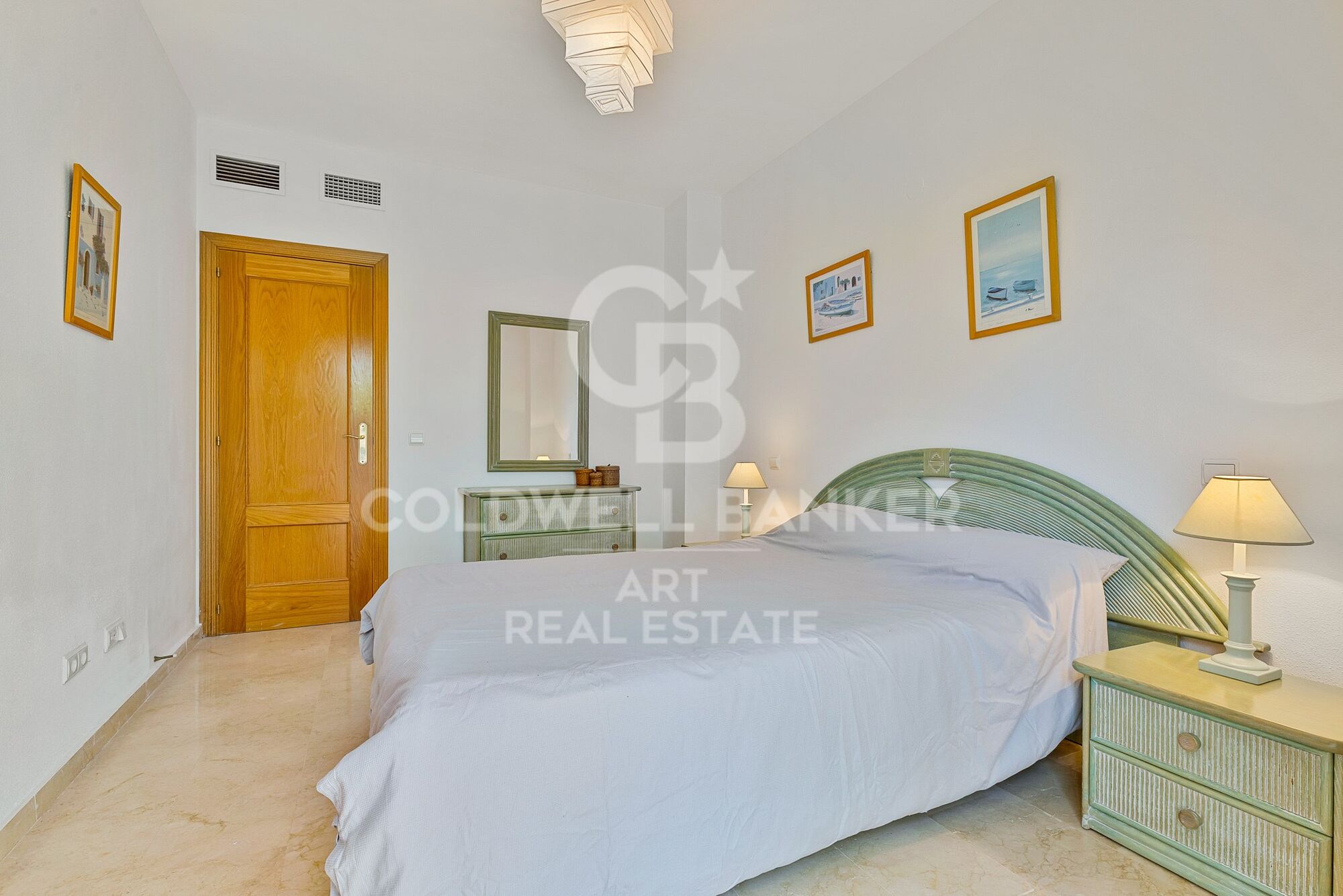 Appartement exclusif de 3 chambres dans une résidence sécurisée avec piscine à Estepona