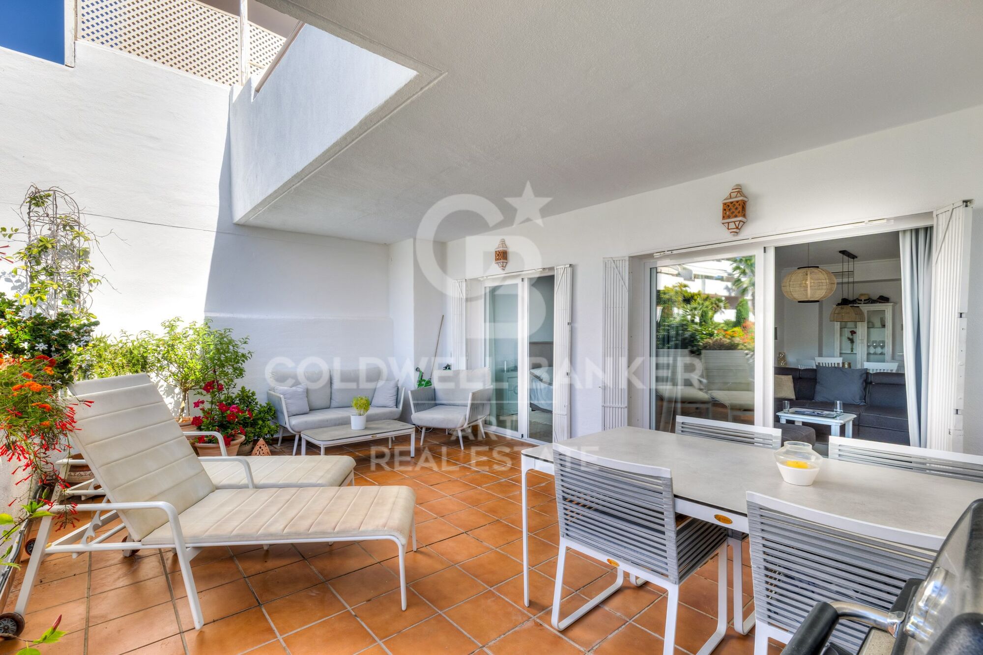 Appartement exclusif de 3 chambres dans une résidence sécurisée avec piscine à Estepona