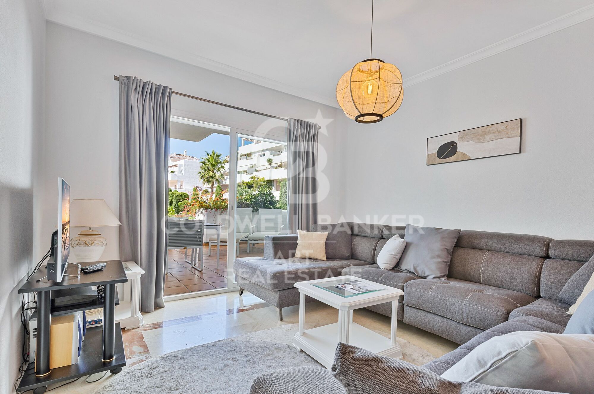 Appartement exclusif de 3 chambres dans une résidence sécurisée avec piscine à Estepona