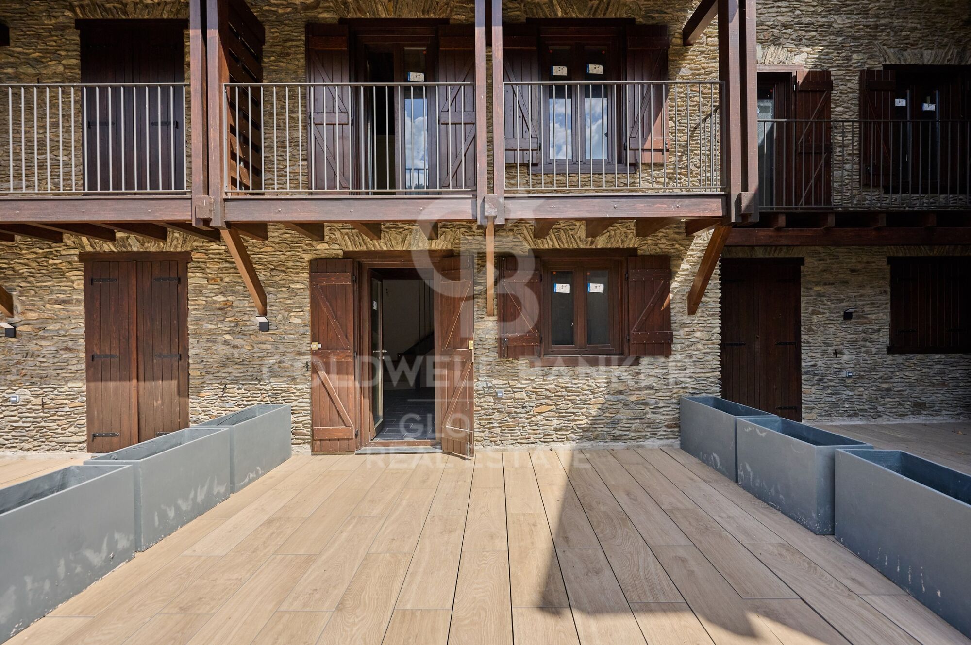Exclusive charming semi-detached house in Valcebollère