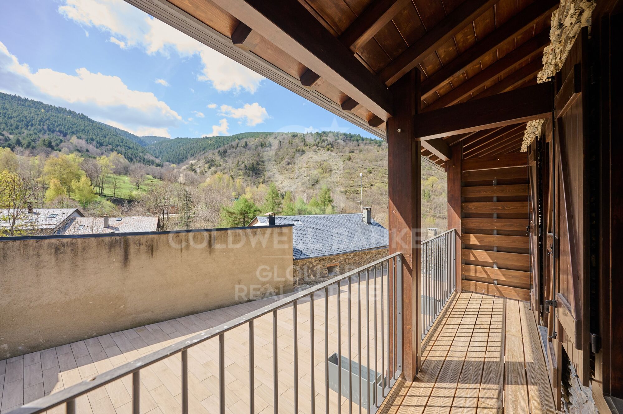 Exclusive charming semi-detached house in Valcebollère
