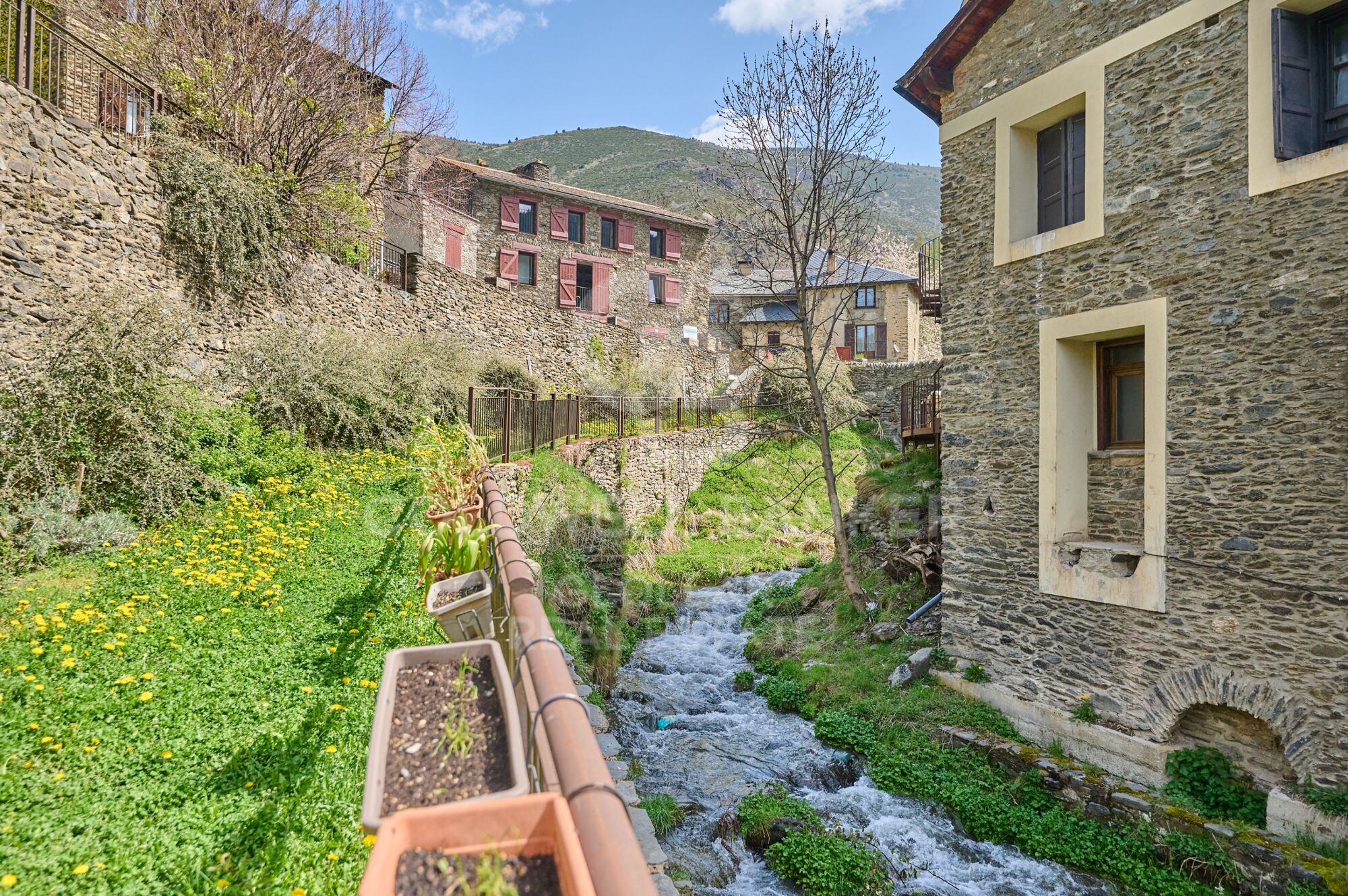 Exclusive charming semi-detached house in Valcebollère